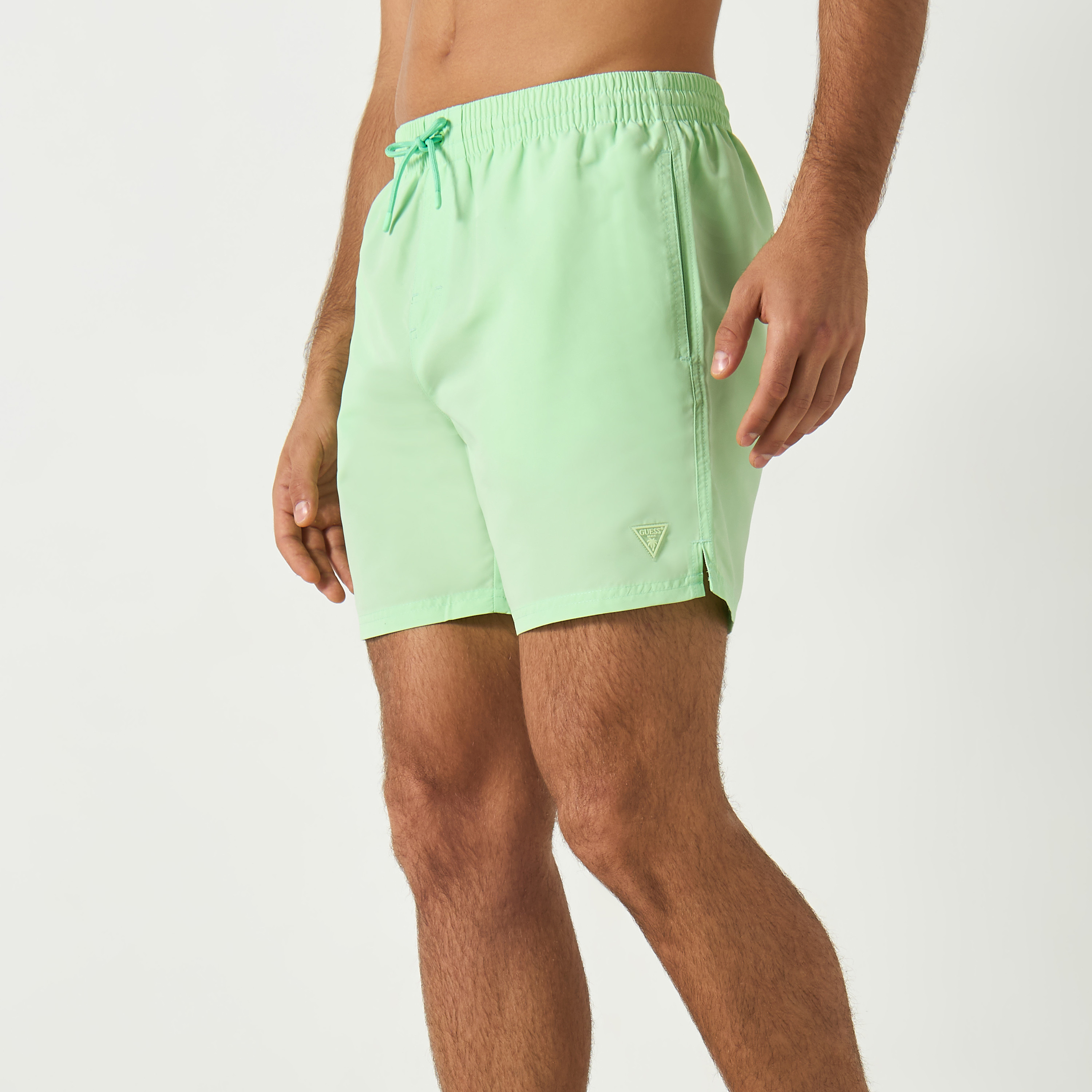 شورت سباحة سادة برباط إغلاق وجيوب من جيس-men-clothing-swimandbeach-shorts-image-1