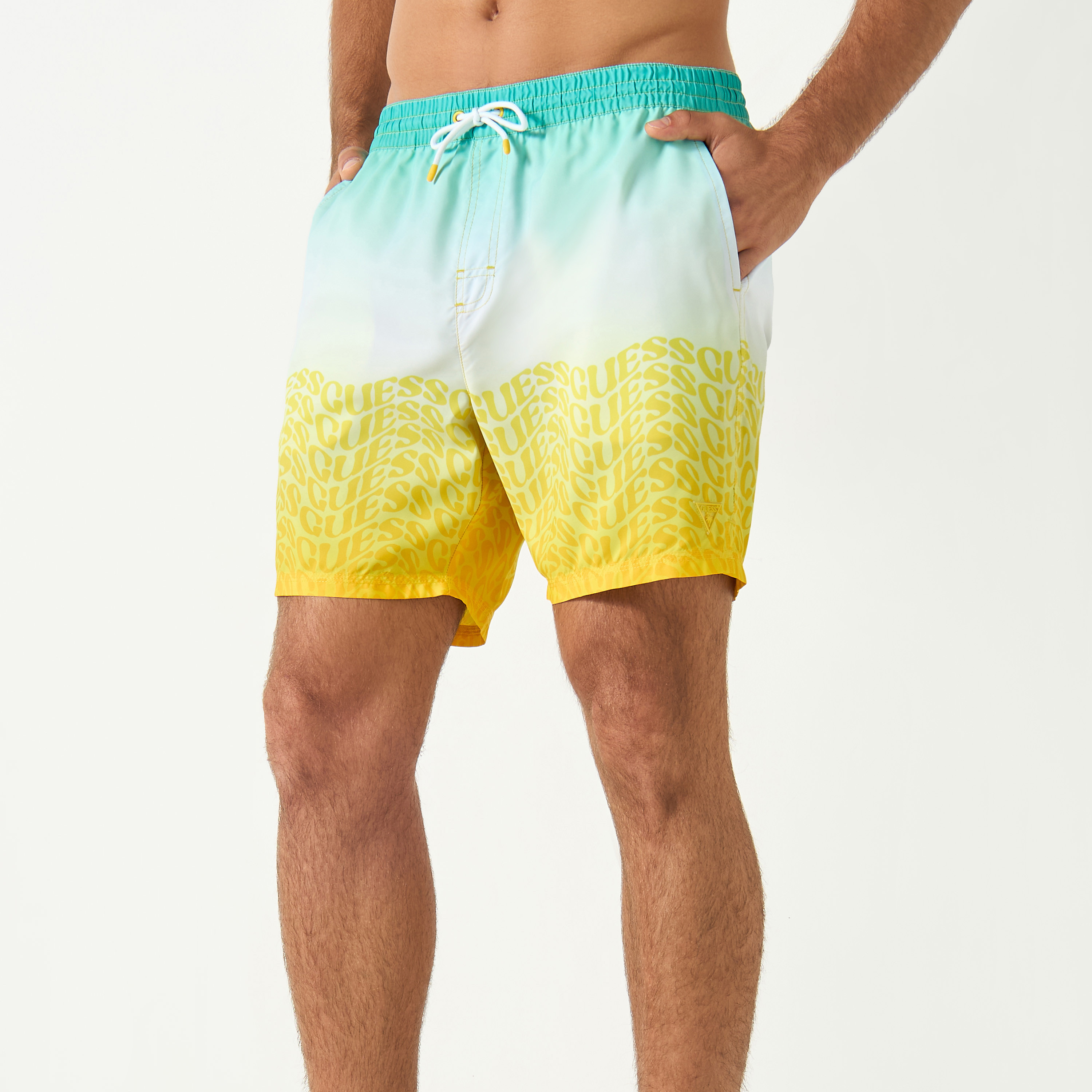 شورت سباحة برباط إغلاق وجيوب وطبعات شعار من جيس-men-clothing-swimandbeach-shorts-image-1