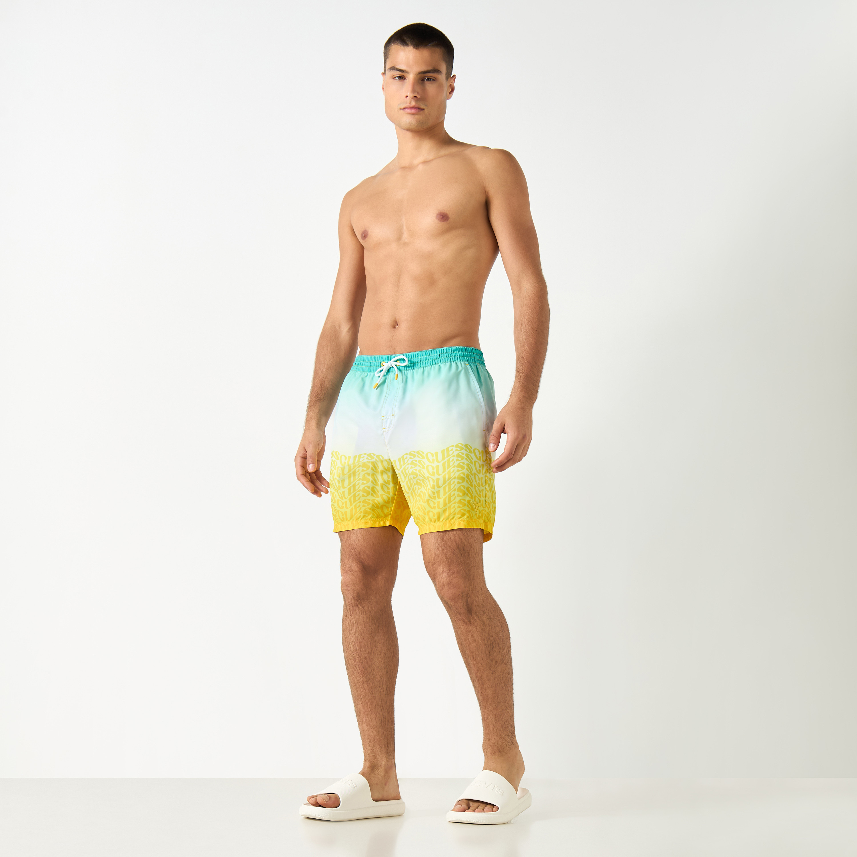 شورت سباحة برباط إغلاق وجيوب وطبعات شعار من جيس-men-clothing-swimandbeach-shorts-image-3
