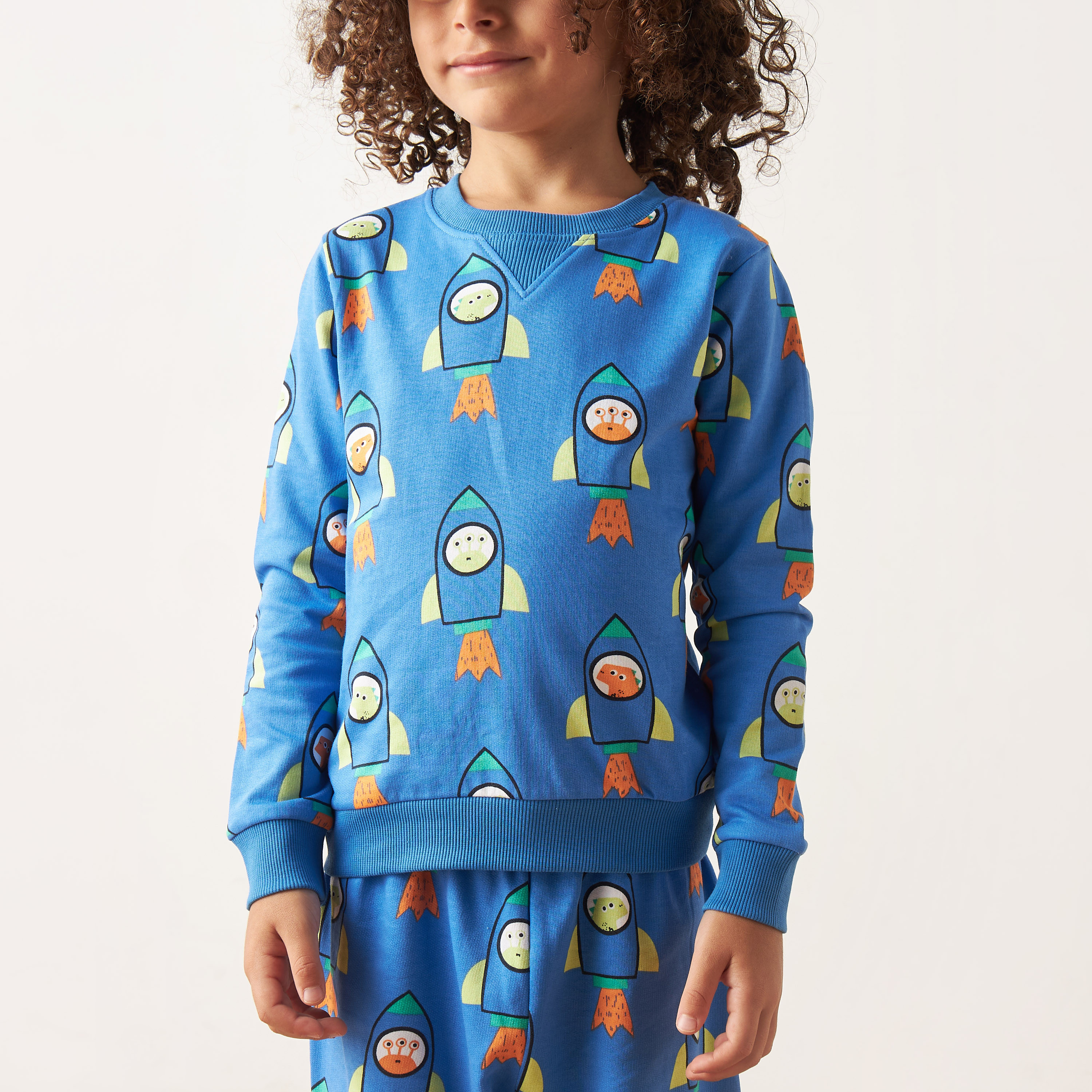 طقم بنطلون بيجاما وتيشيرت بطبعات من جونيورز-boys-clothing-nightwear-image-4