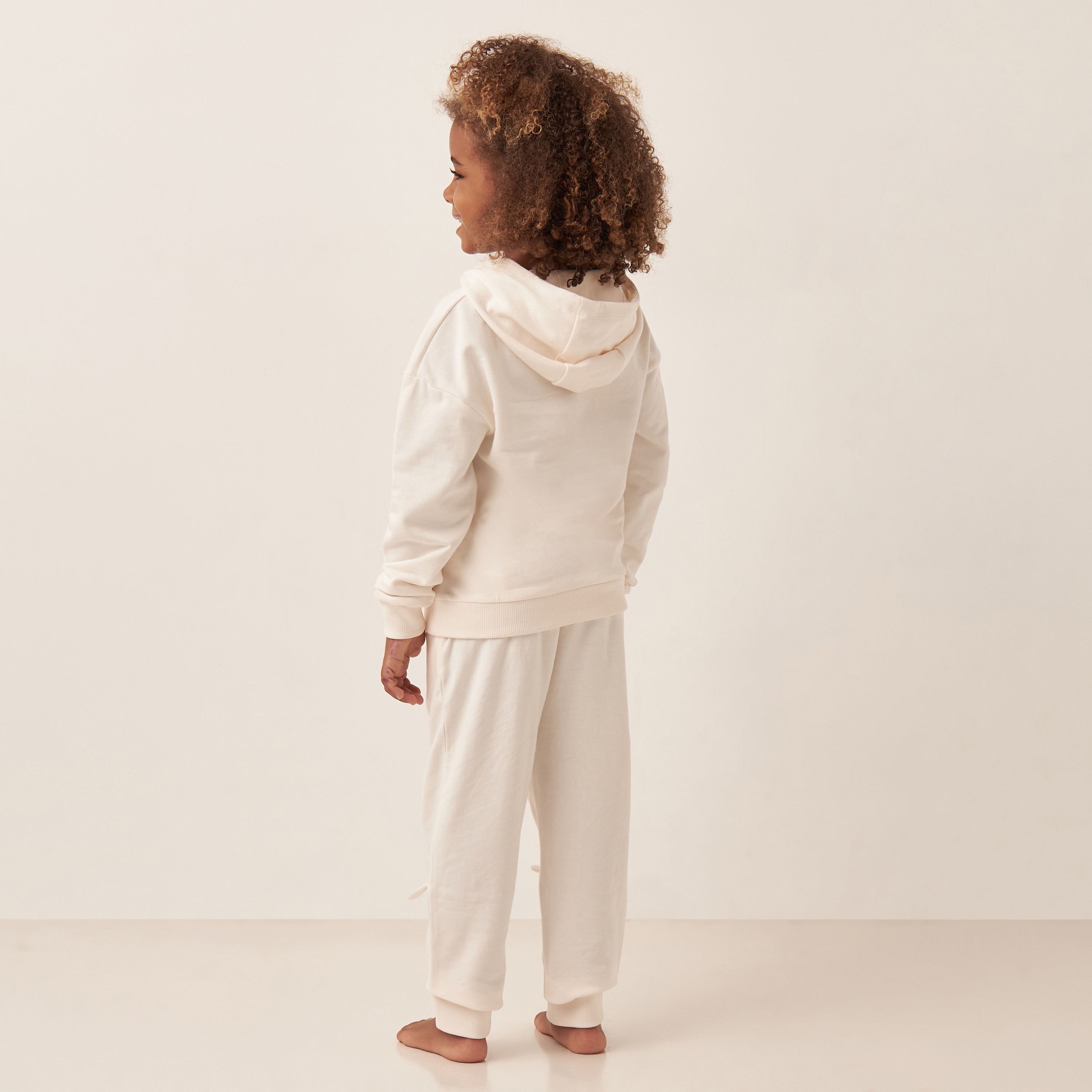 طقم بنطلون بيجاما وتيشيرت بقبعة وطبعات قطة من جونيورز-girls-clothing-nightwear-image-4