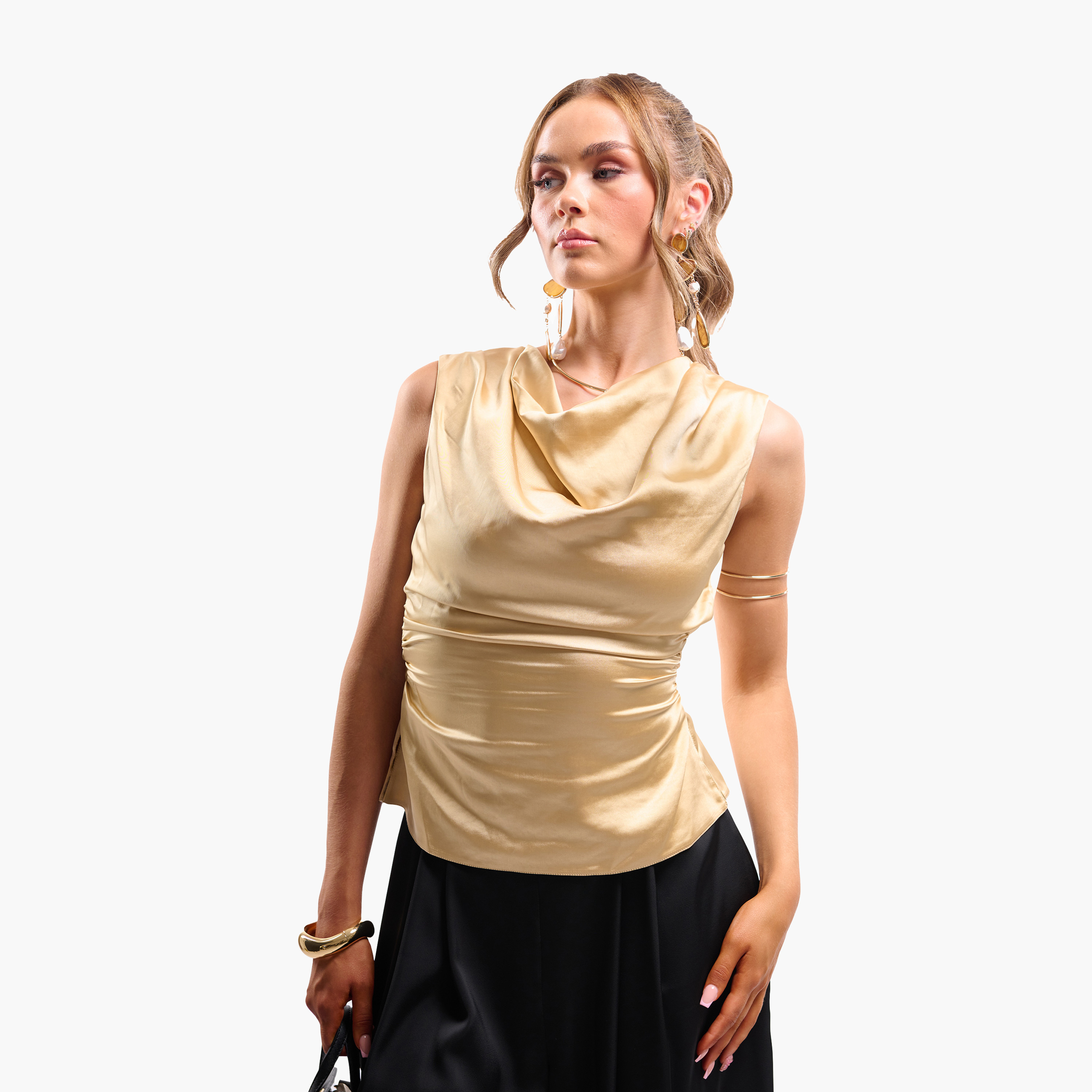توب نسائي بياقة مستديرة منسدلة وتفاصيل مزمومة من فايا-women-clothing-shirtsandblouses-blouses-image-11