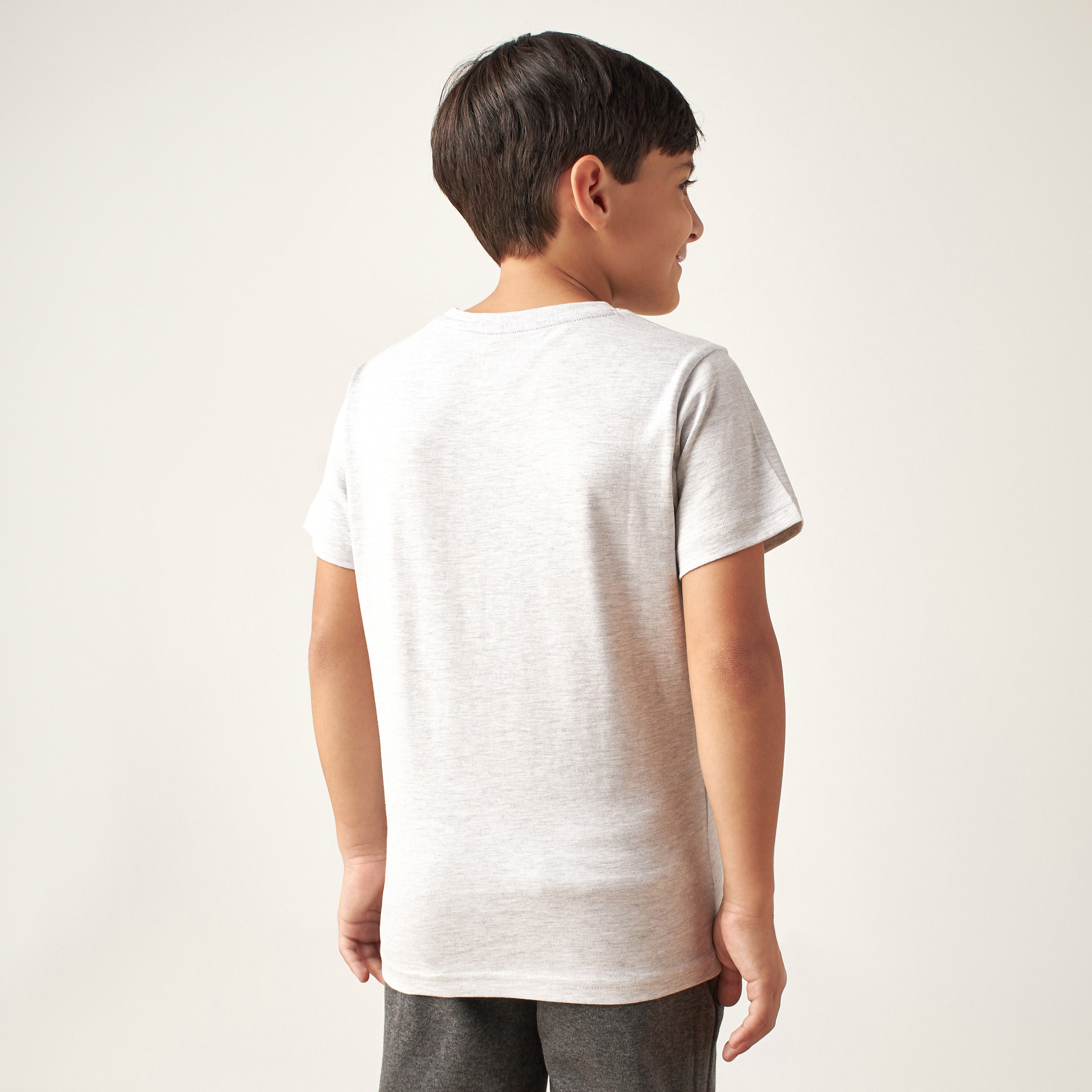 تيشيرت بياقة ضيقة وطبعات من جونيورز-boys-clothing-tshirtsandpolos-image-4