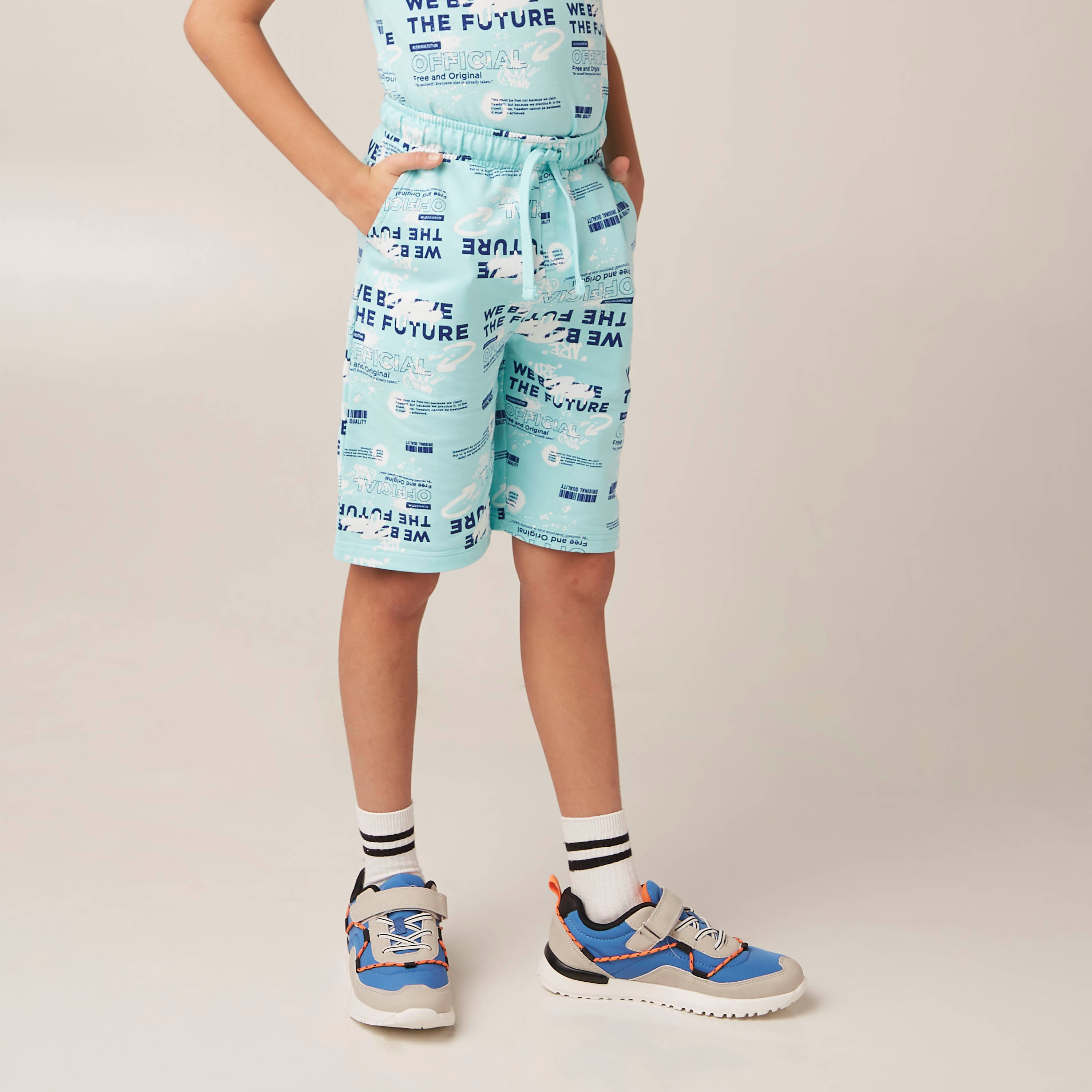 شورت بطبعات جرافيك وبخصر مطاطي وإغلاق من جونيورز-boys-clothing-bottoms-shorts-image-1