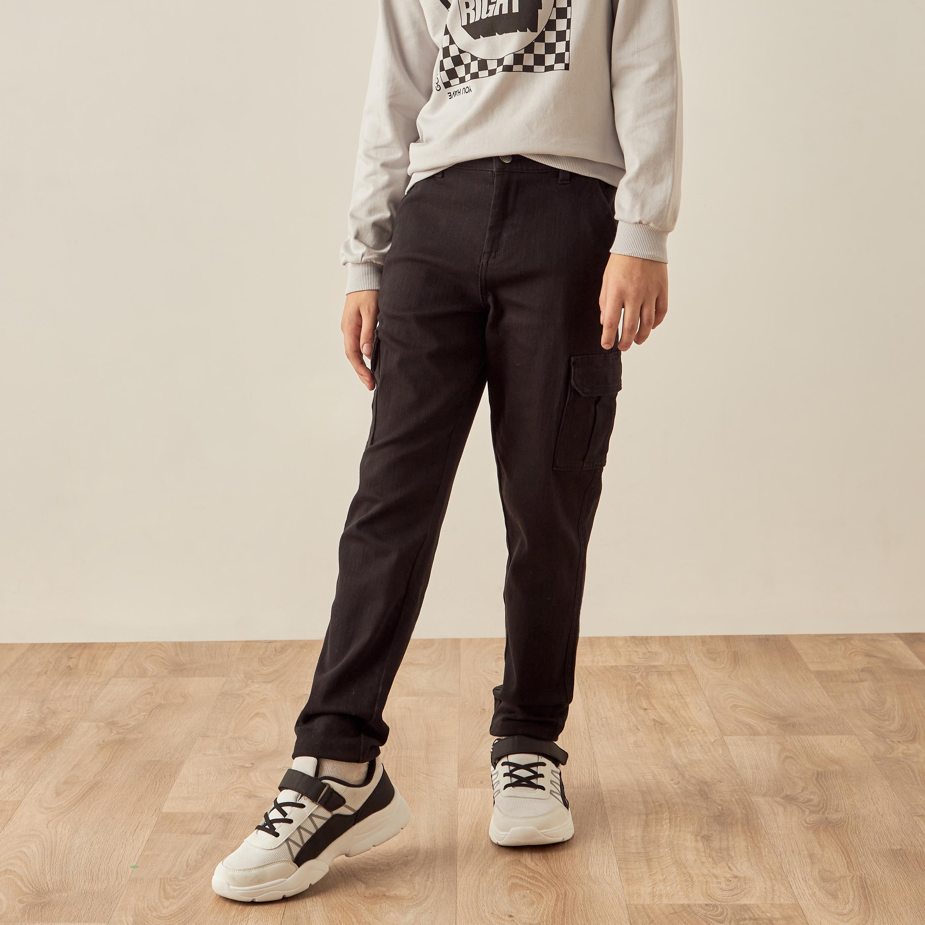 بنطلون جينز سادة كارجو للأولاد من جونيورز-boys-clothing-bottoms-jeans-image-1