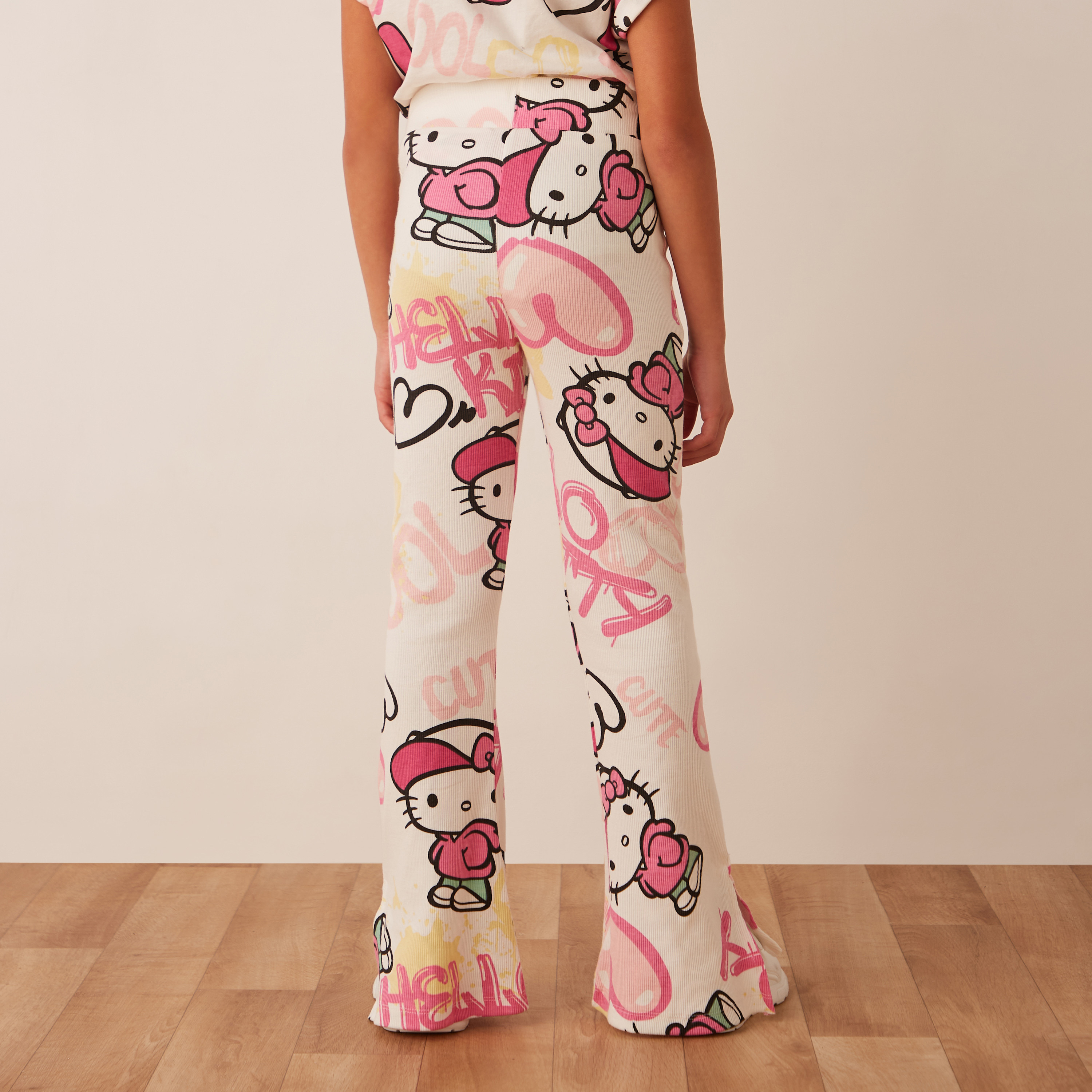 ショートブーツ・ブーティ OLDORDER Hello Kitty collaboration Short and medium  OL3 Amazon.com: Sanrio Hello Kitty Low Top Sneakers for Women