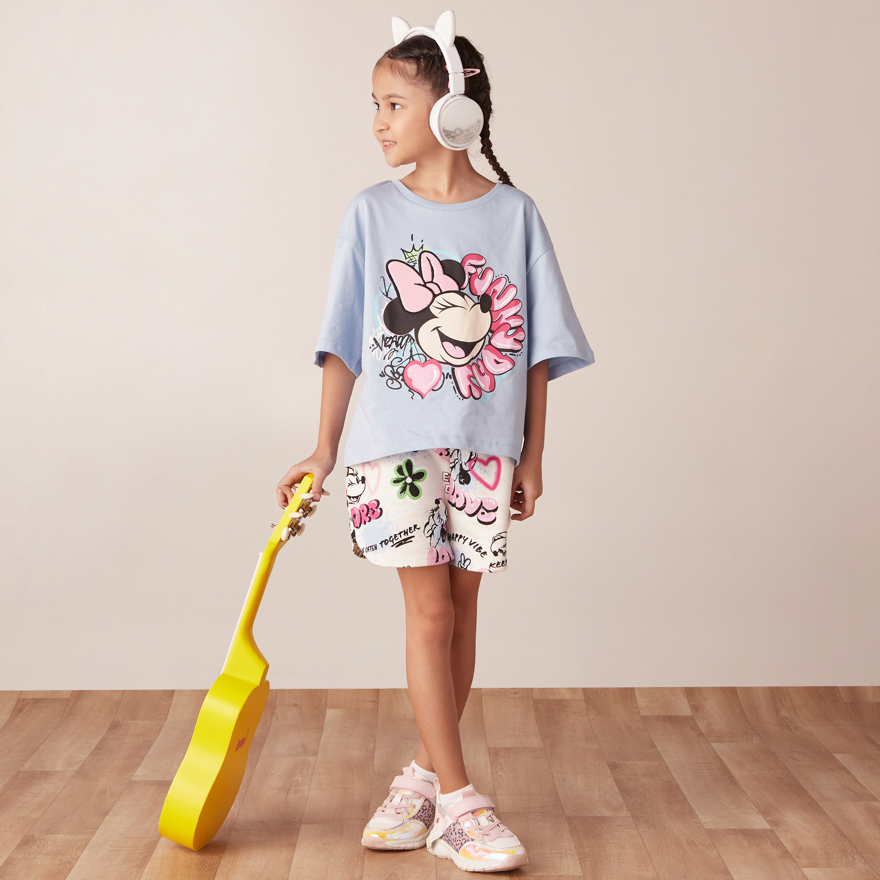 Disney Minnie Mouse Print Crew Neck T-shirt with Short Sleeves-girls-clothing-tshirts-image-2