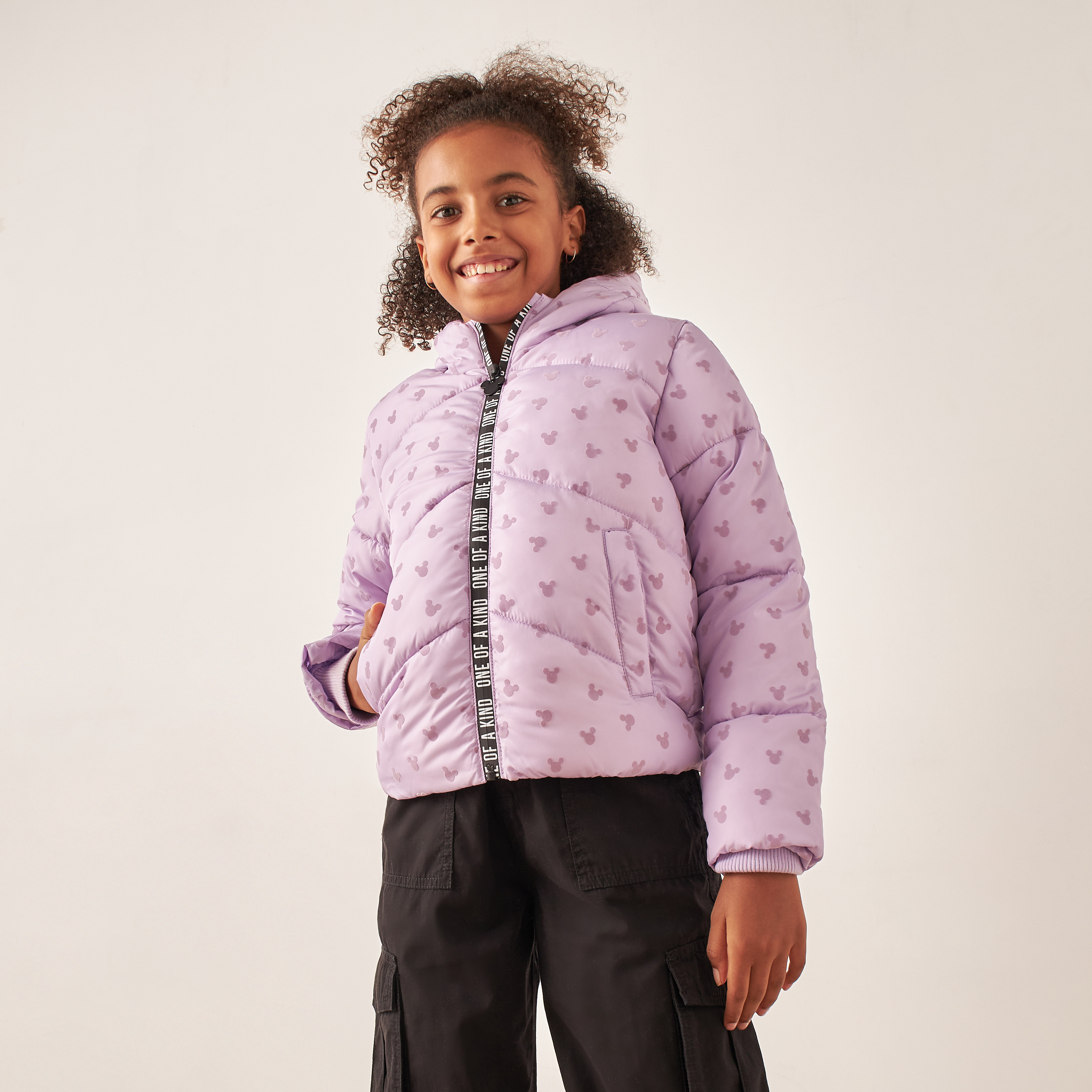 جاكيت بأكمام طويلة وقبعة وسحاب إغلاق بطبعات من ديزني-girls-clothing-winterwear-jacketsandcoats-image-1