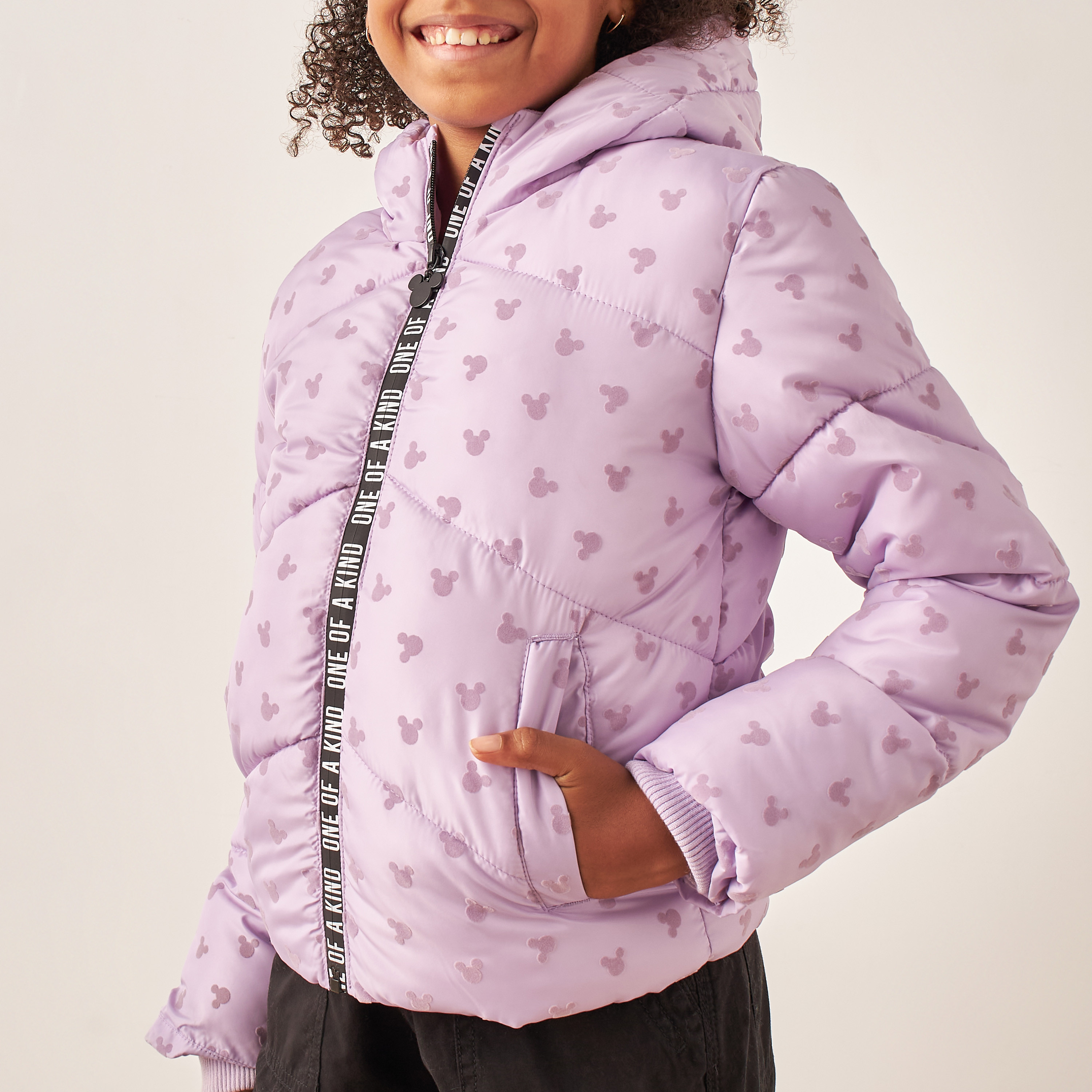 جاكيت بأكمام طويلة وقبعة وسحاب إغلاق بطبعات من ديزني-girls-clothing-winterwear-jacketsandcoats-image-3
