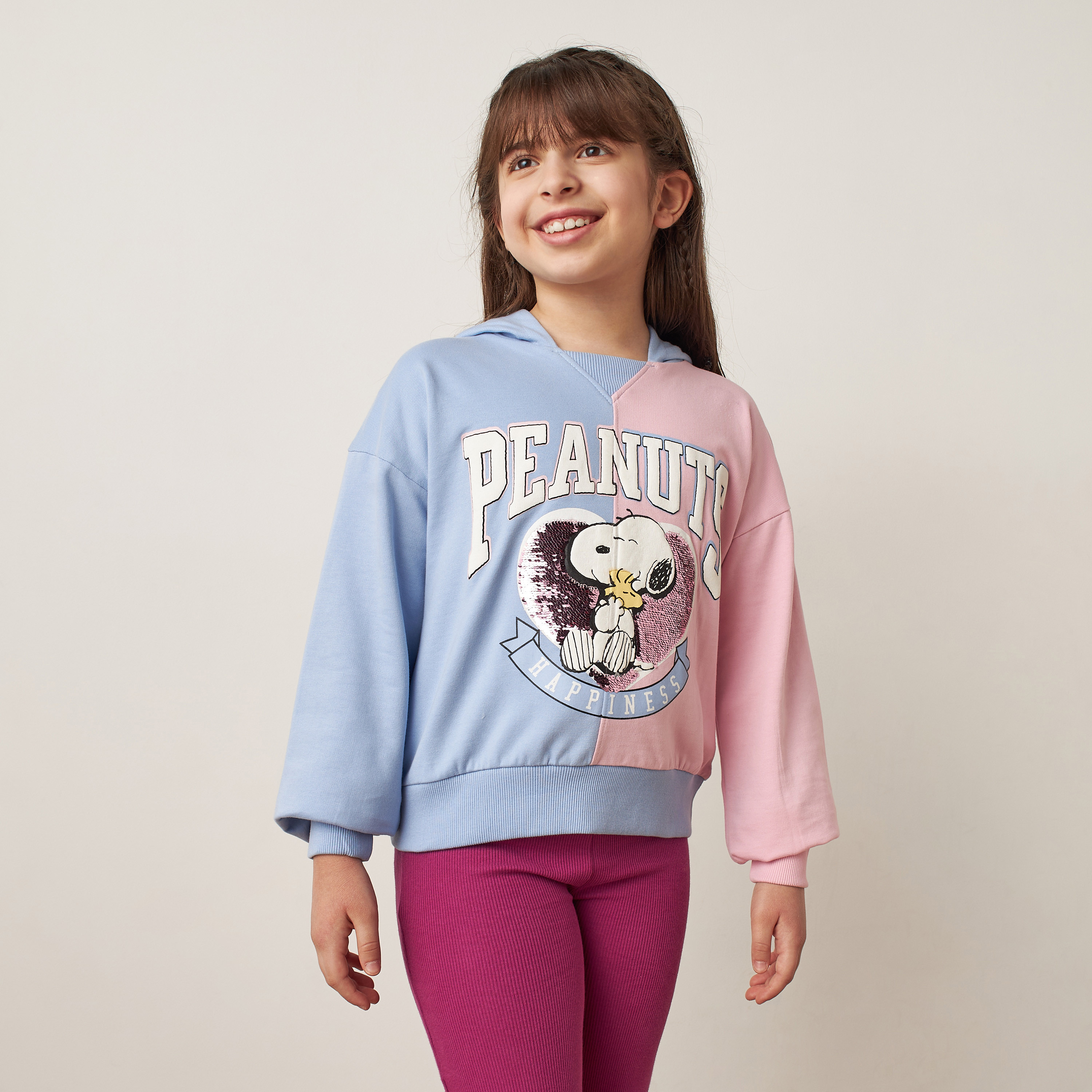 هودي بأكمام طويلة وتزيينات ترتر وطبعات بيناتس-girls-clothing-sweatshirts-image-1