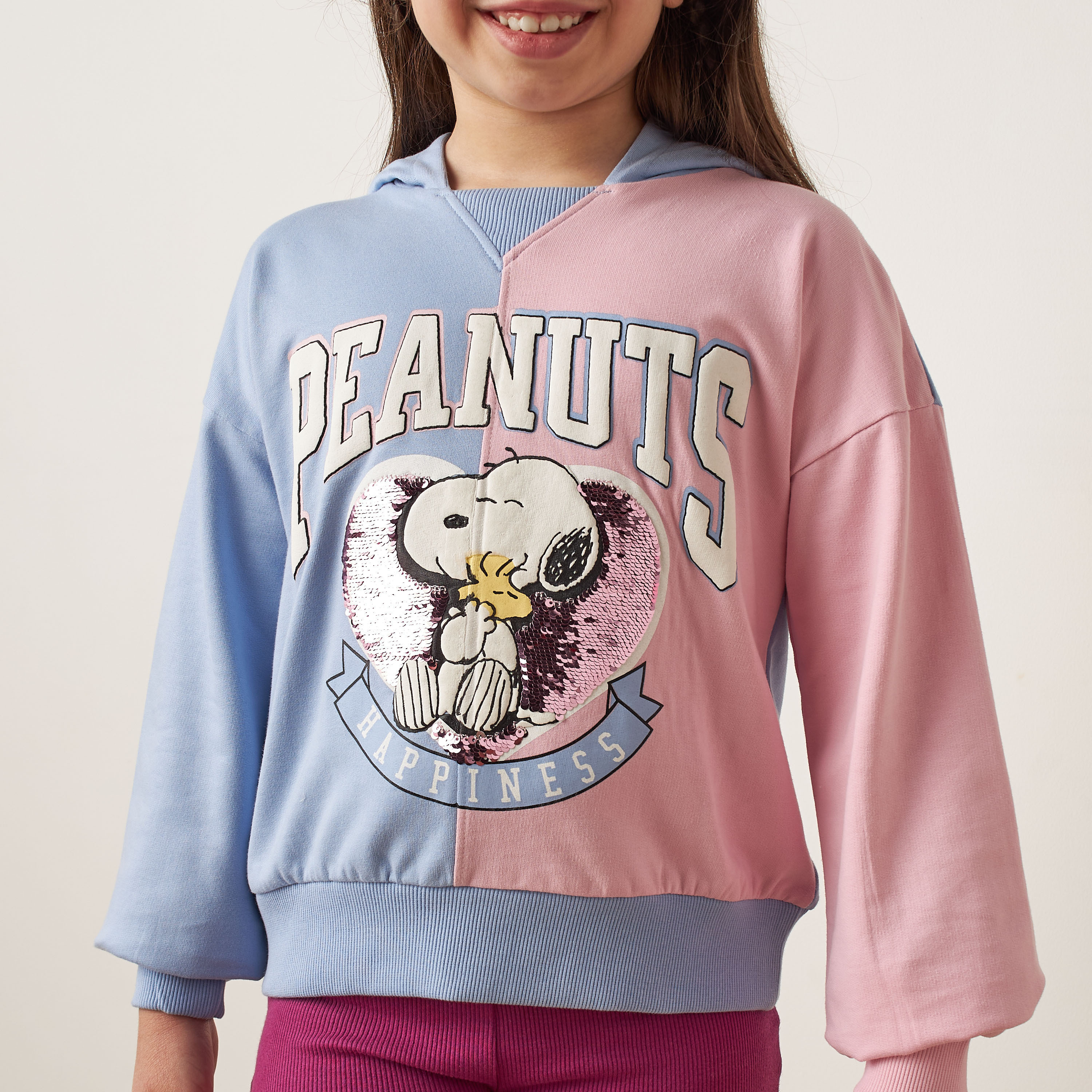 هودي بأكمام طويلة وتزيينات ترتر وطبعات بيناتس-girls-clothing-sweatshirts-image-3