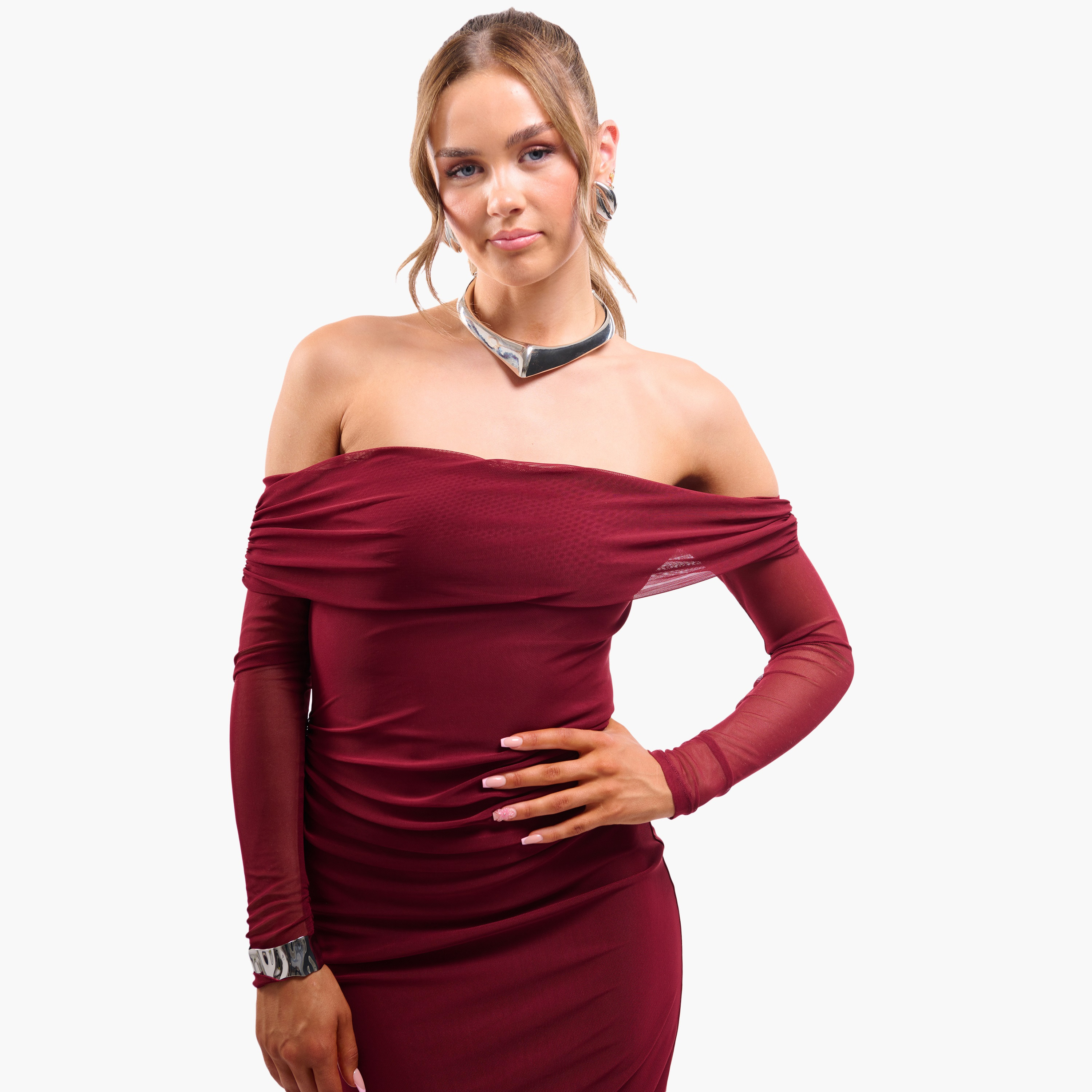 فستان ميدي نسائي ضيق بفتحة رقبة "باردو" وقماش شبكي مزموم - لون نبيذي من فايا-women-clothing-dresses-image-6
