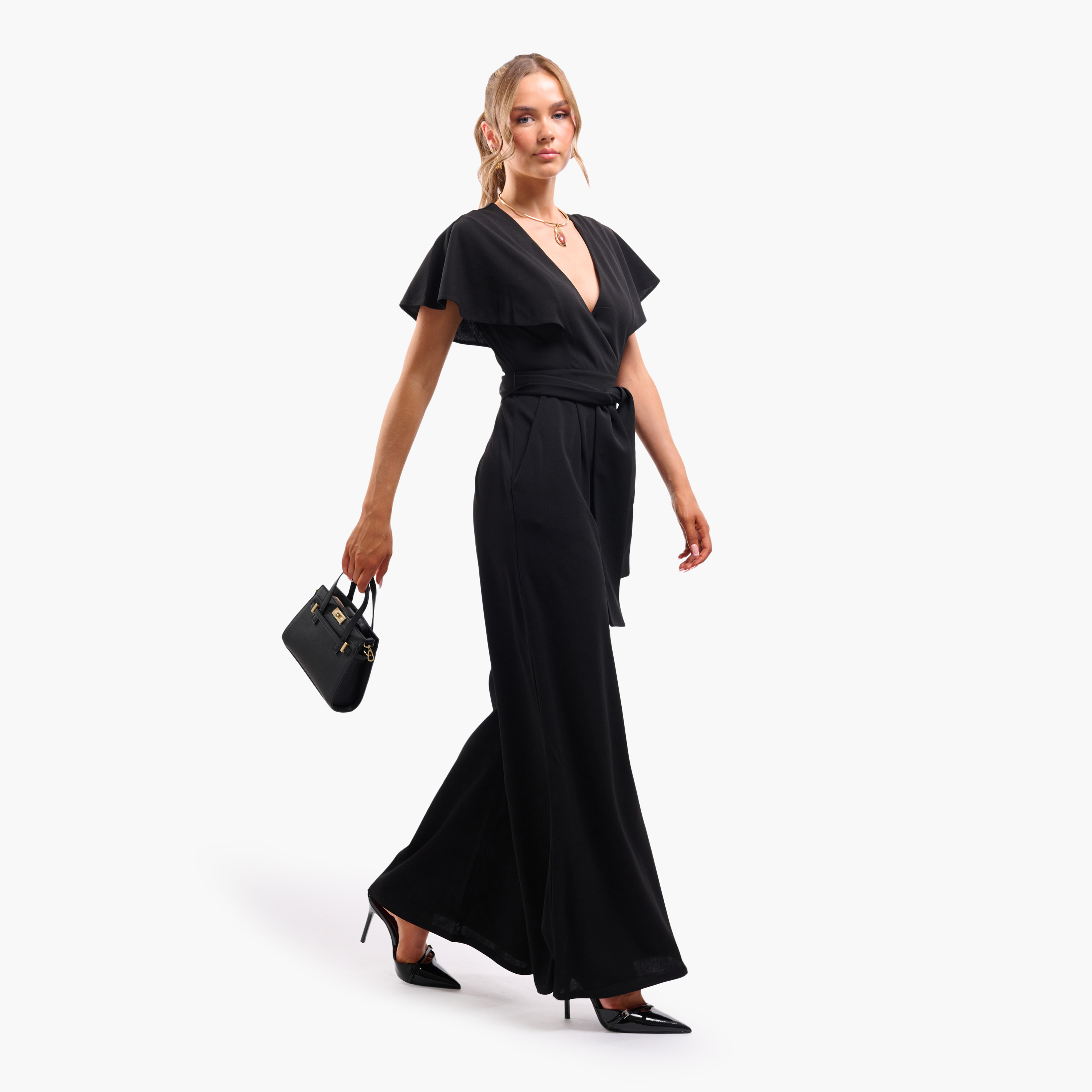 جمبسوت نسائي بفتحة رقبة متداخلة وأكمام رفرفة - أسود من فايا-women-clothing-jumpsuits-image-2