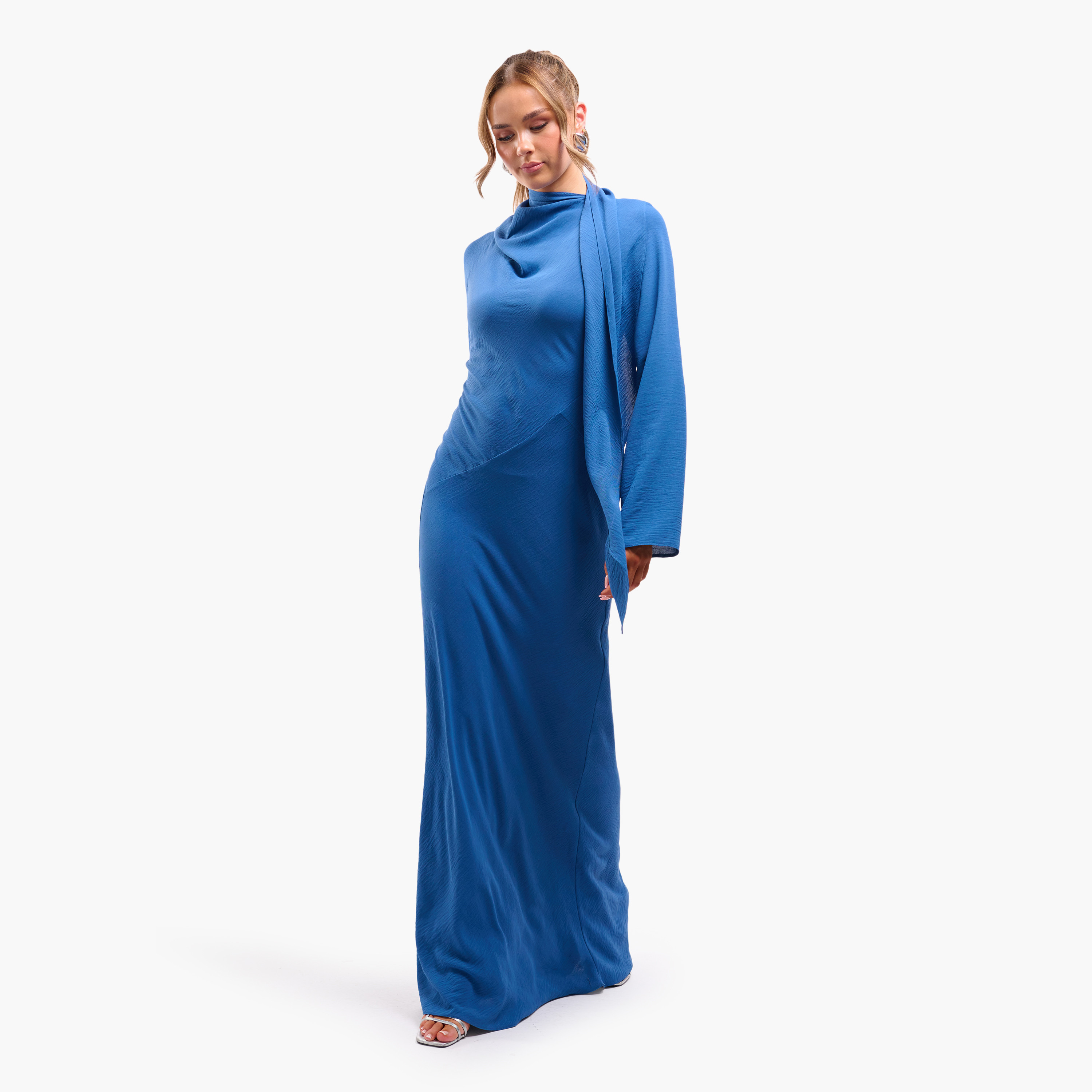 فستان ماكسي نسائي بياقة عالية وقماش بارز الملمس من فايا-women-clothing-dresses-image-3