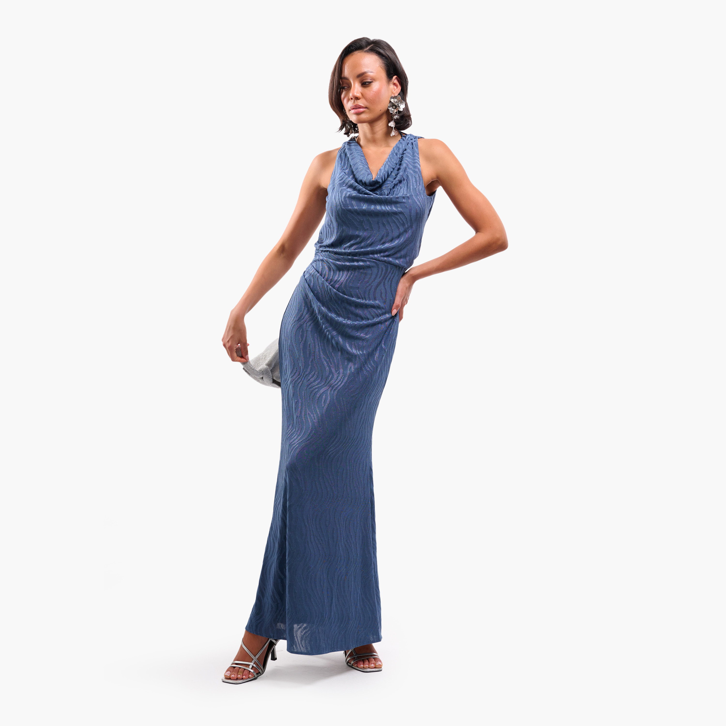 فستان سهرة ماكسي نسائي "شيث" بياقة مستديرة منسدلة وقماش جاكار تجريدي من فايا-women-clothing-dresses-image-1