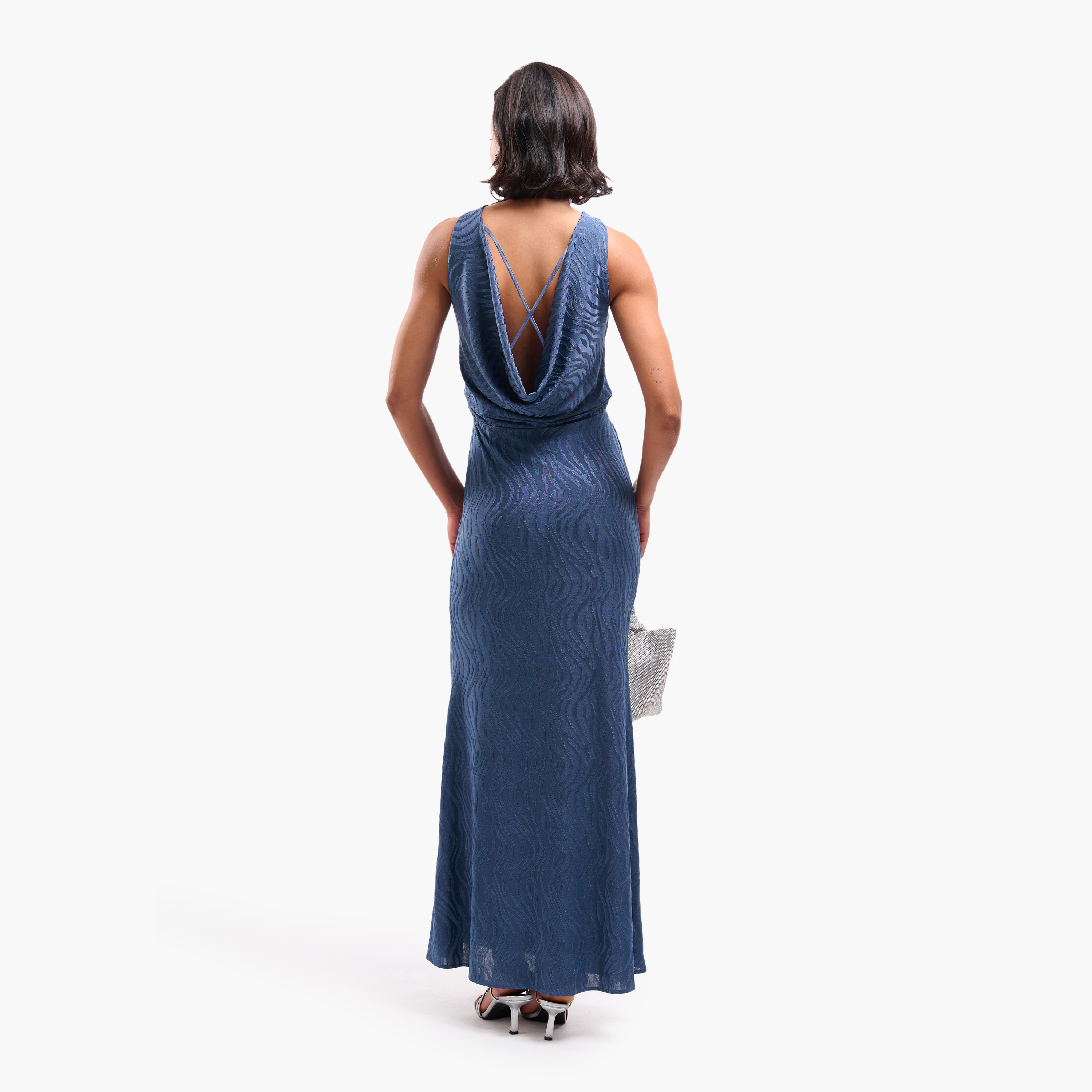 فستان سهرة ماكسي نسائي "شيث" بياقة مستديرة منسدلة وقماش جاكار تجريدي من فايا-women-clothing-dresses-image-5