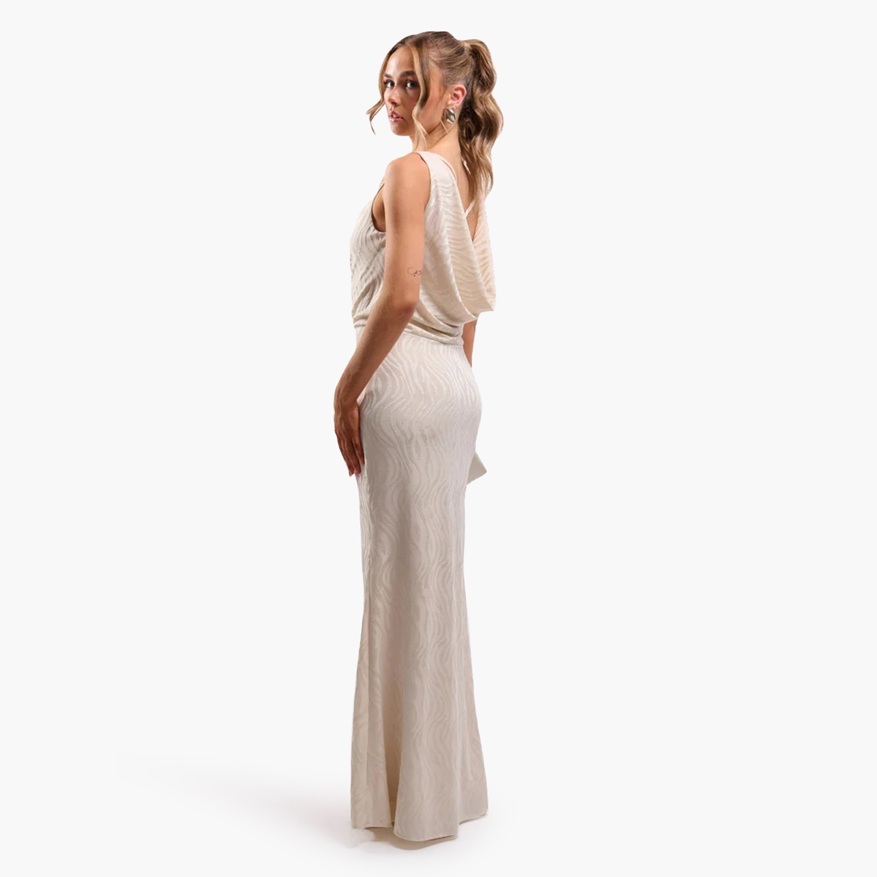 فستان سهرة ماكسي نسائي "شيث" بياقة مستديرة منسدلة وقماش جاكار تجريدي من فايا-women-clothing-dresses-image-10