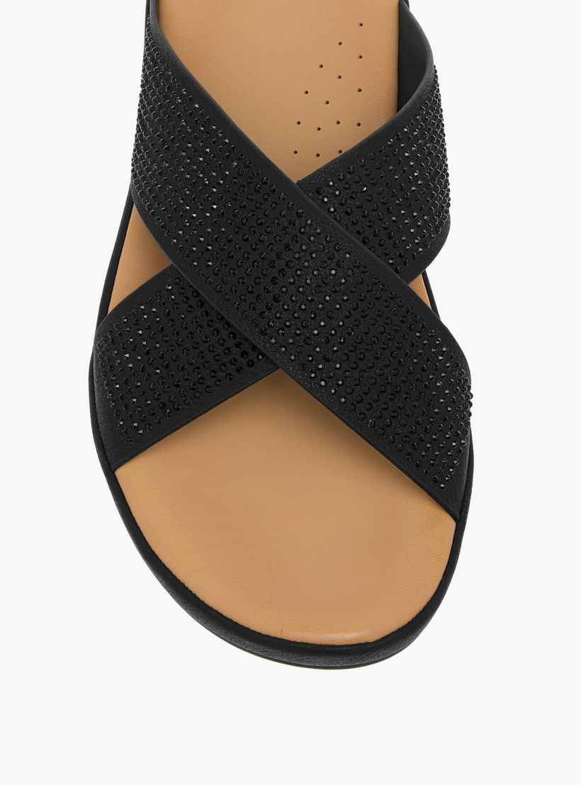 صندل مريح سهل الارتداء مزين بحزام متقاطع من فلورا بيلا-women-shoes-flats-sandals-image-4
