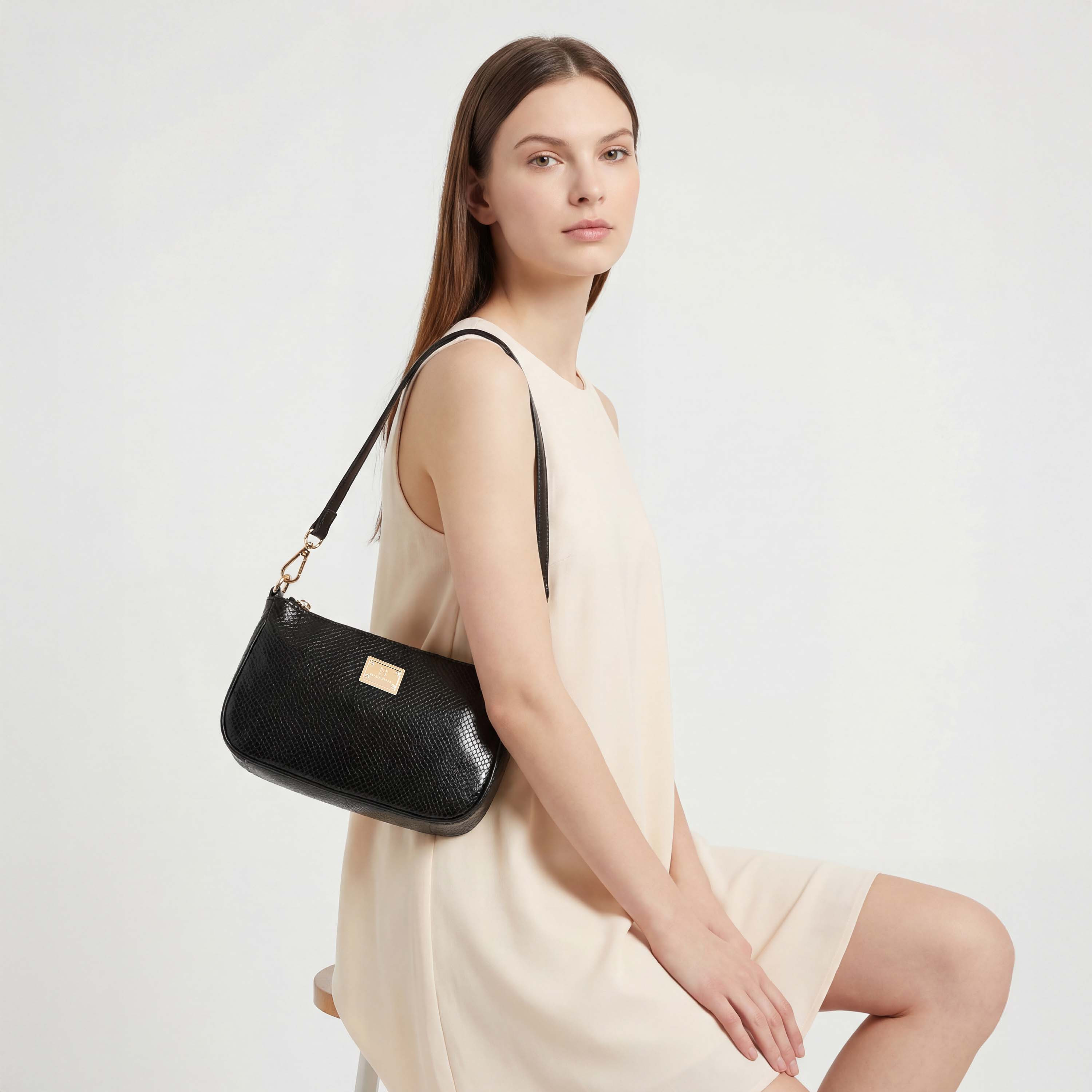 شنطة كتف بارزة الملمس مع حزام قابل للفصل للنساء من فلورا بيلا-women-bagsandwallets-handbags-image-2
