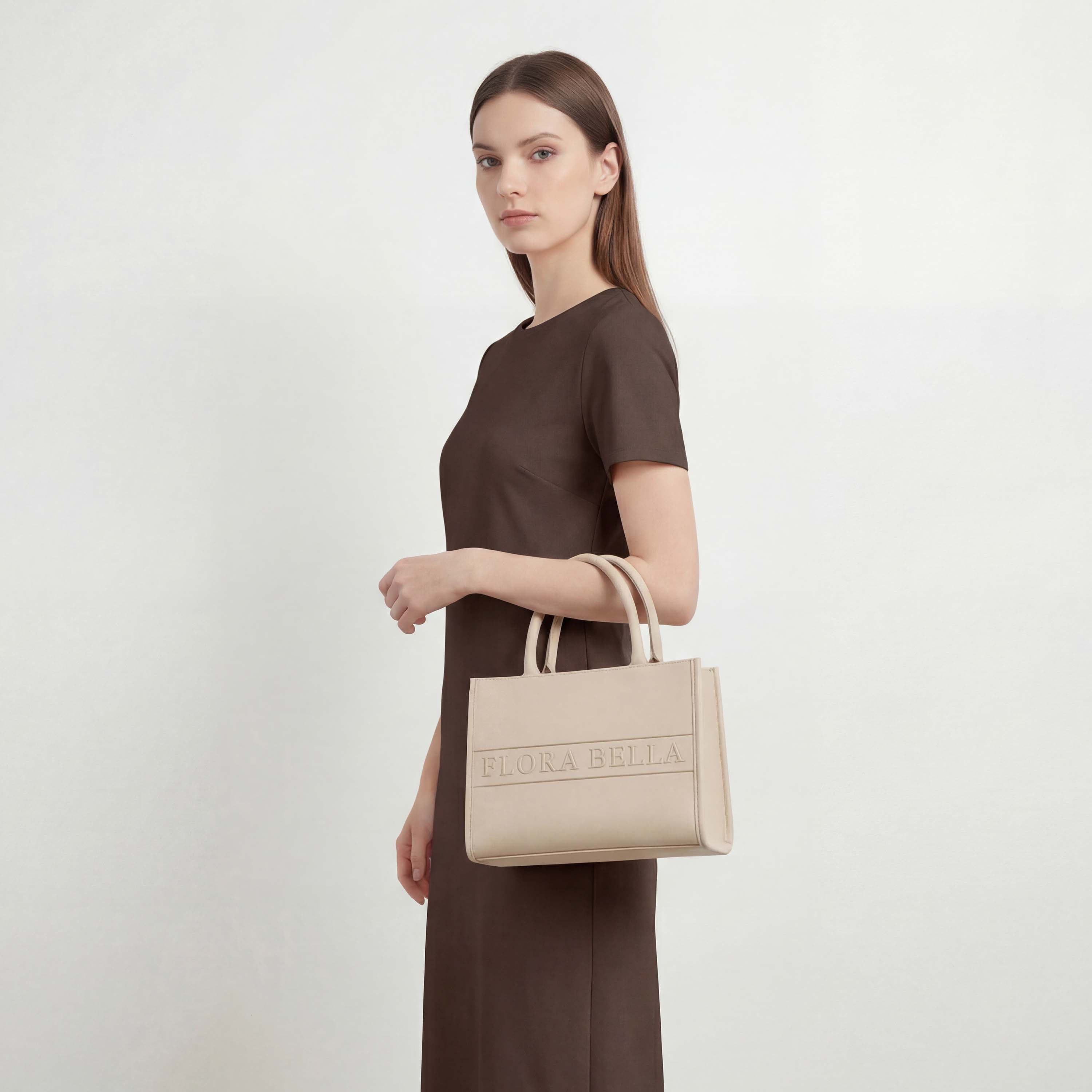 شنطة توتي بشعار منقوش مع حزام قابل للفصل من فلورا بيلا-women-bagsandwallets-handbags-image-2