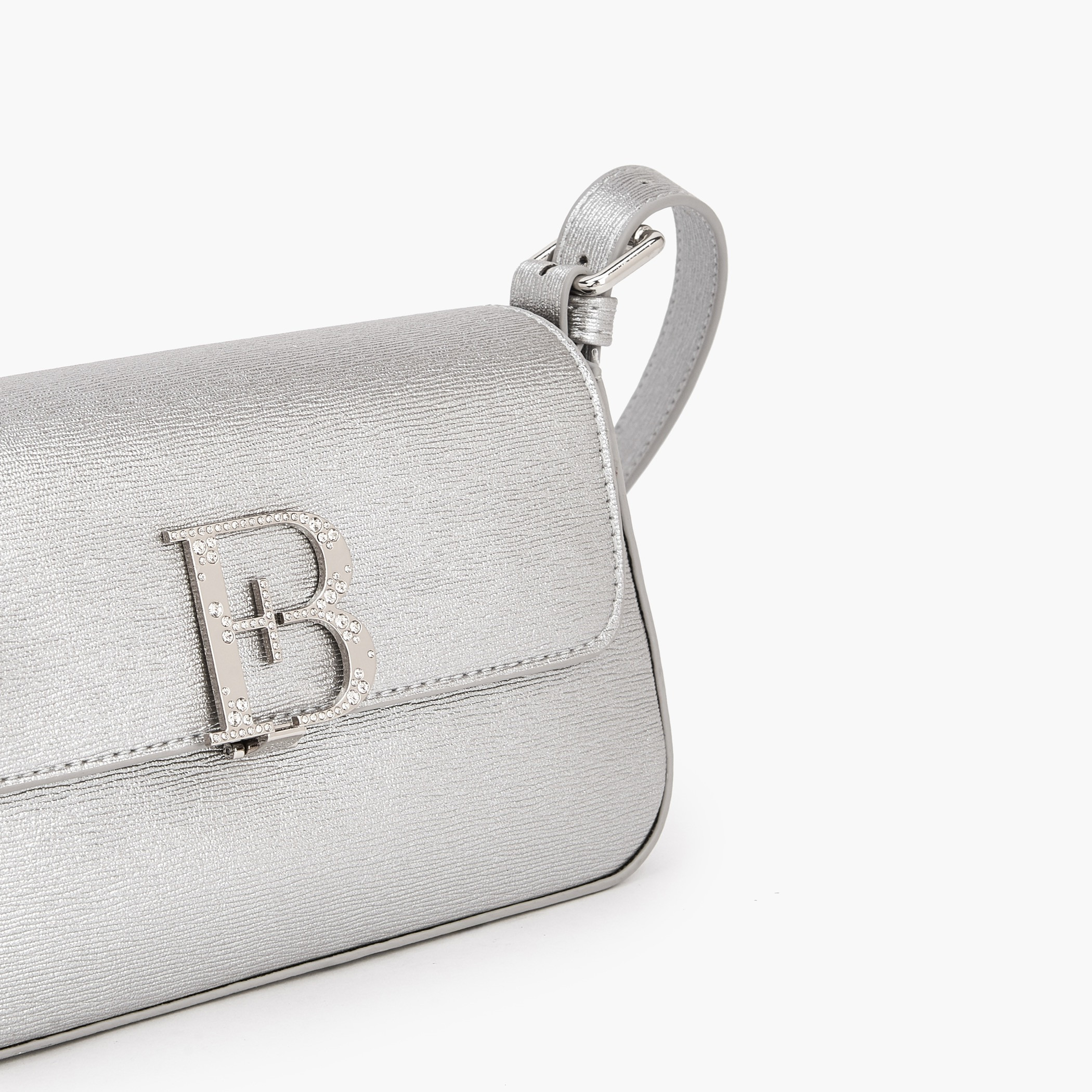 شنطة كروس بودي مزينة بشعار مع حزام قابل للتعديل للنساء من فلورا بيلا-women-bagsandwallets-handbags-image-6