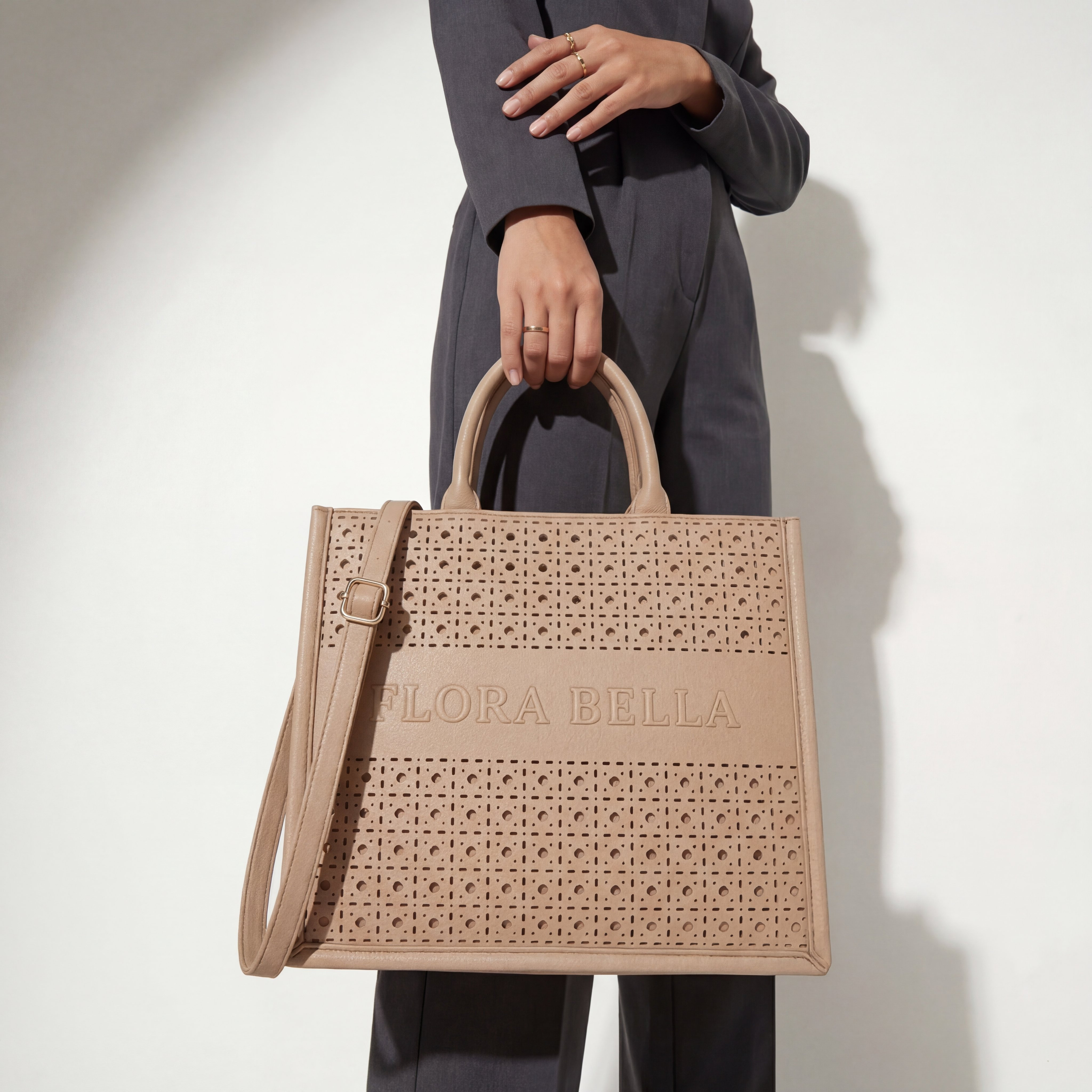 شنطة توتي بتصاميم مفرغة بالليزر وحزام قابل للفصل من فلورا بيلا-women-bagsandwallets-handbags-image-2