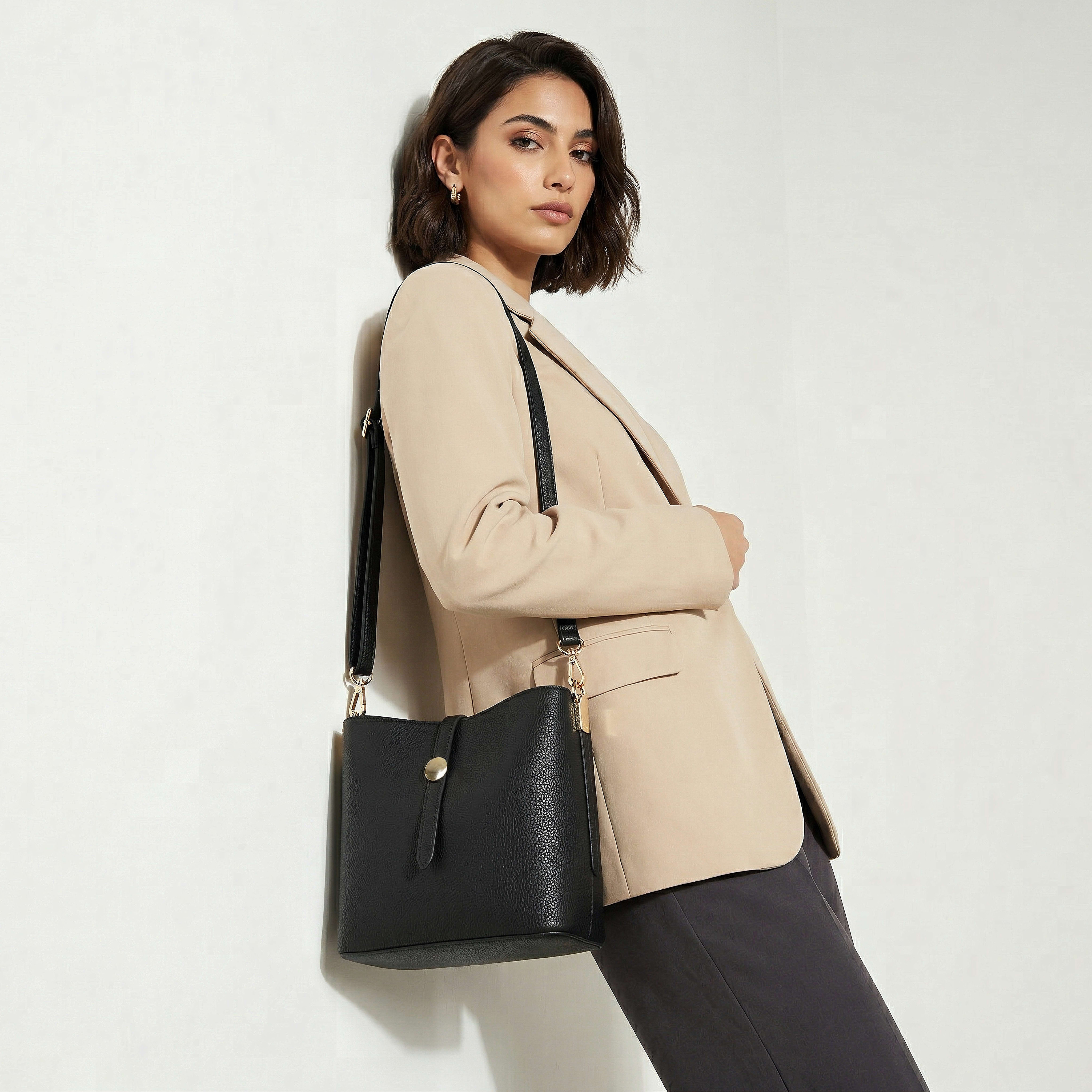 شنطة دلو سادة بحزام كتف قابل للفصل من فلورا بيلا-women-bagsandwallets-handbags-image-2
