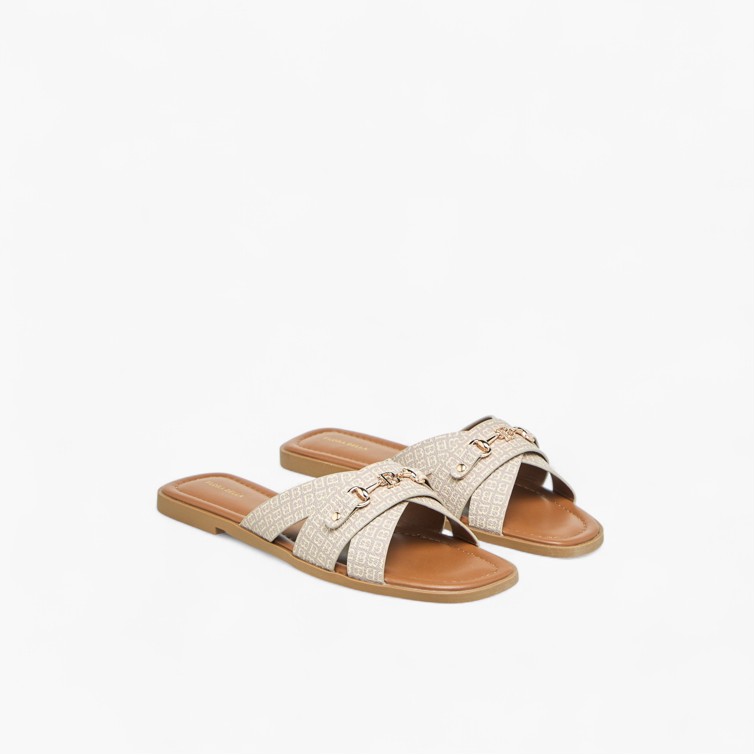 صندل مسطح سهل الارتداء بزينة معدنية وطبعات مونوجرام من فلورا بيلا-women-shoes-flats-sandals-image-1