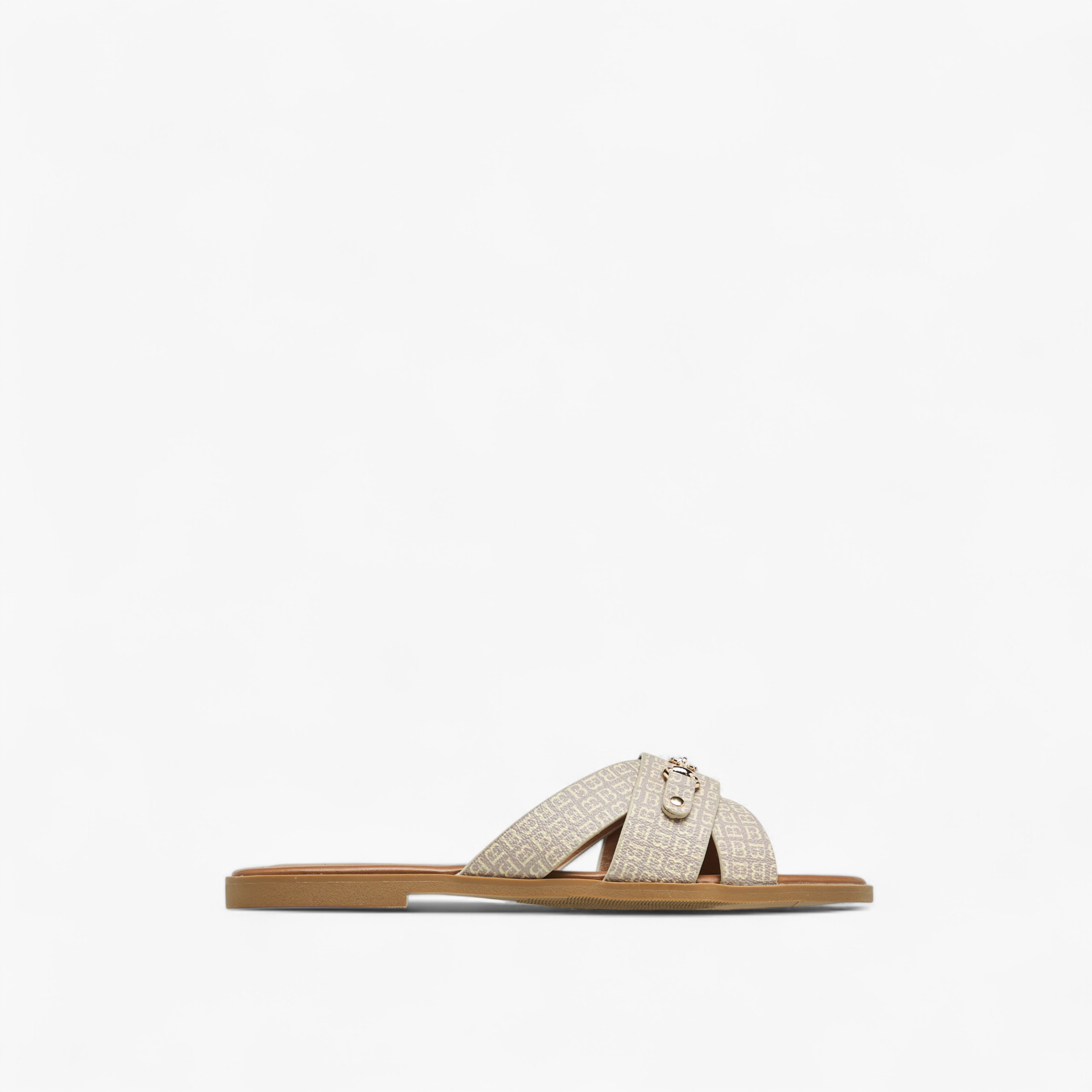 صندل مسطح سهل الارتداء بزينة معدنية وطبعات مونوجرام من فلورا بيلا-women-shoes-flats-sandals-image-3