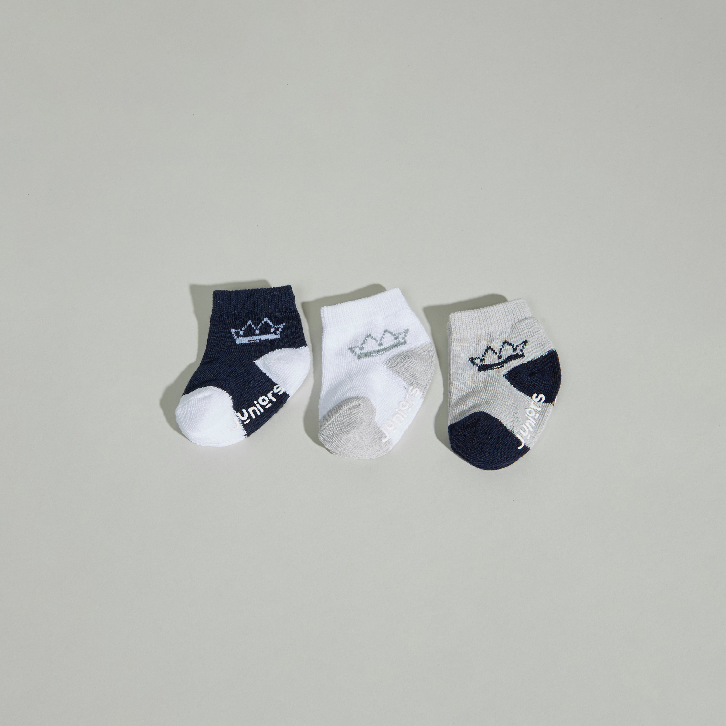 جوارب بطول الكاحل وبطبعات من جونيورز - طقم من 3 أزواج-baby-boys-clothing-multipacks-image-1