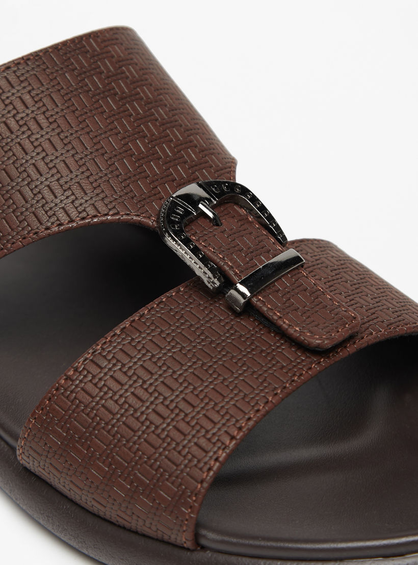 صندل مريح سهل الارتداء بإبزيم للرجال من إل بي إل من شو إكسبريس-cpmen-footwear-sandals-image-5