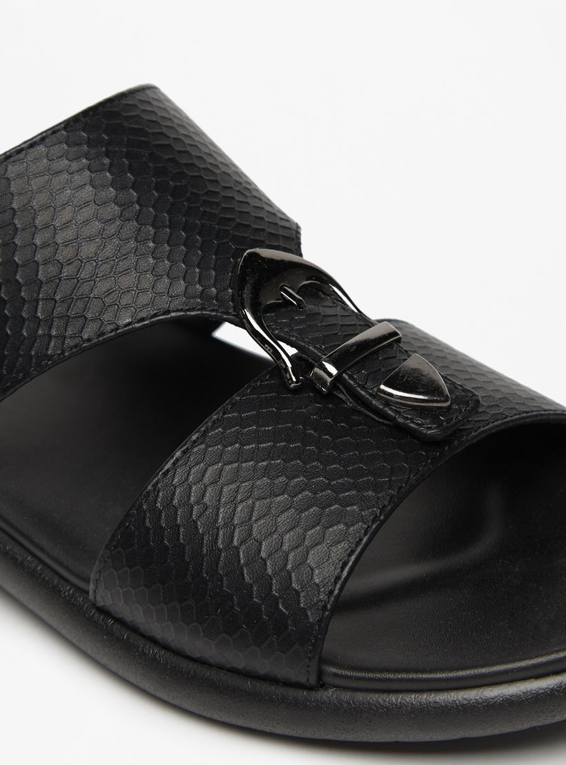 صندل مريح سهل الارتداء بارز الملمس بإبزيم للرجال من إل بي إل من شو إكسبريس-cpmen-footwear-sandals-image-5