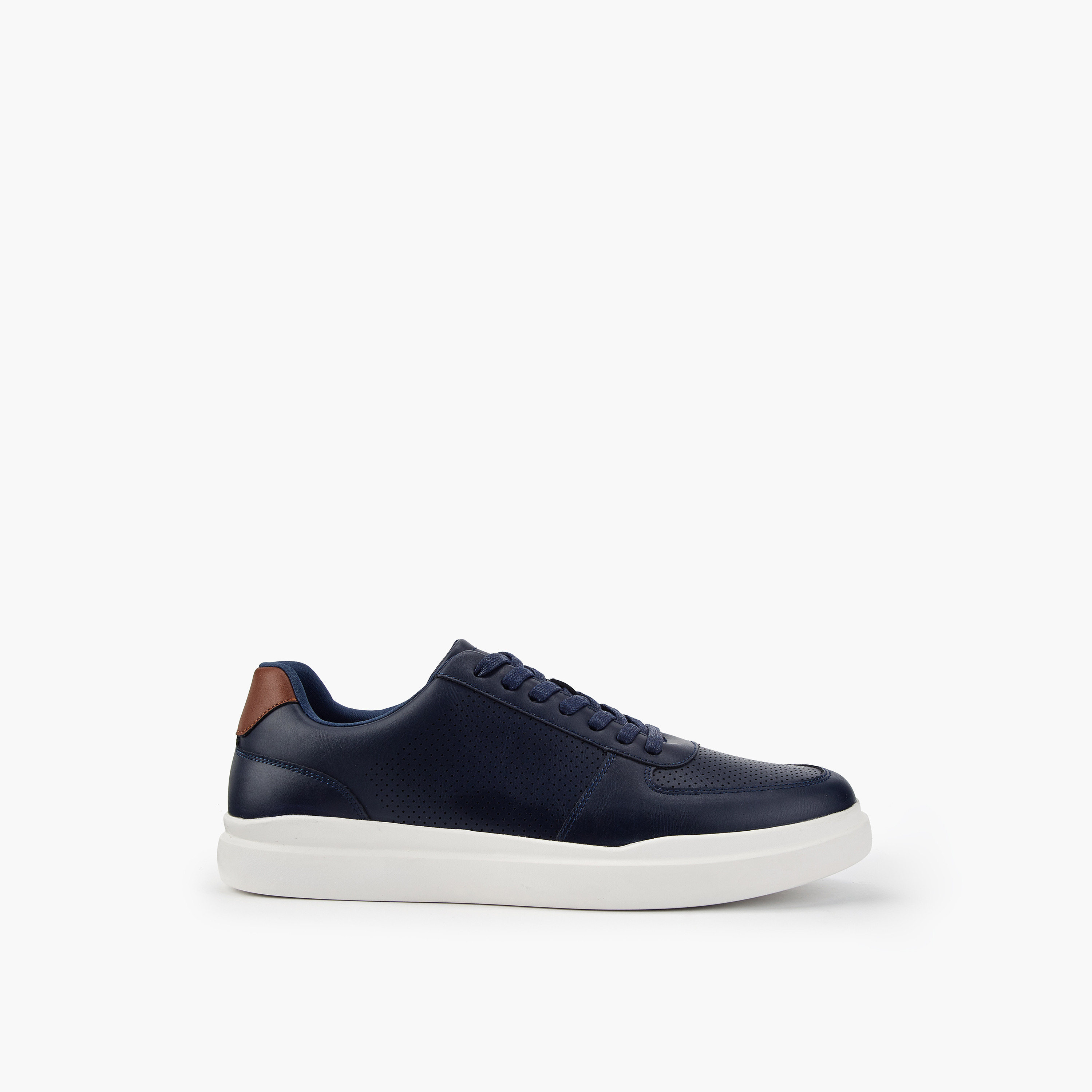 حذاء سنيكرز برباط إغلاق للرجال من إل بي إل من شو إكسبريس-men-shoes-sneakers-image-2