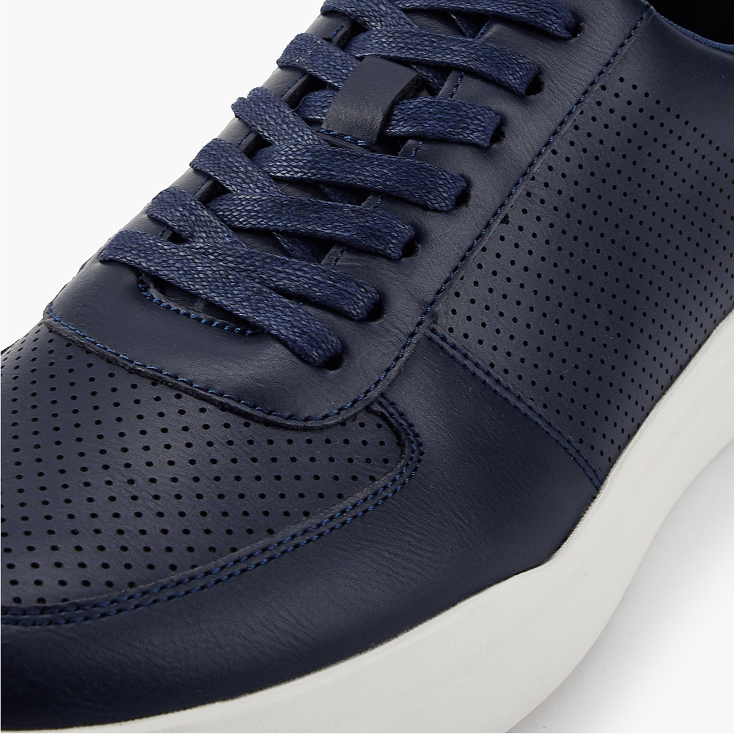 حذاء سنيكرز برباط إغلاق للرجال من إل بي إل من شو إكسبريس-men-shoes-sneakers-image-4