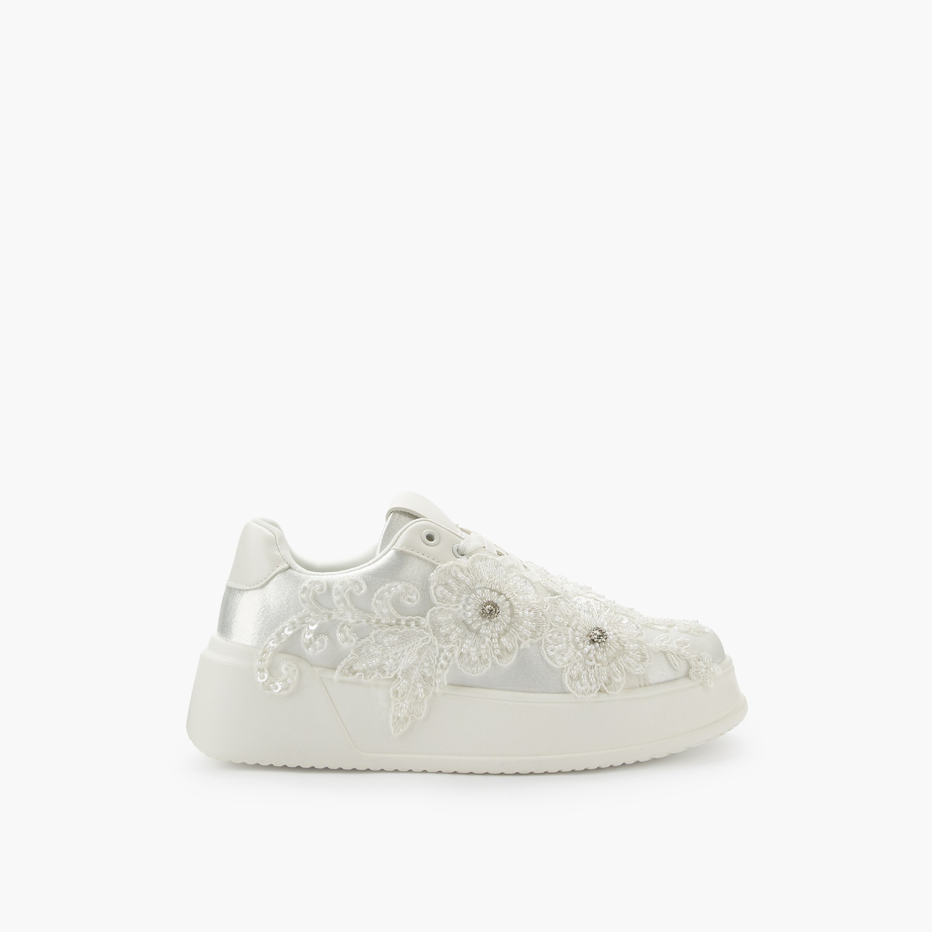 حذاء سنيكرز مزين بالزهور للنساء من سيليست-women-shoes-sneakers-image-3