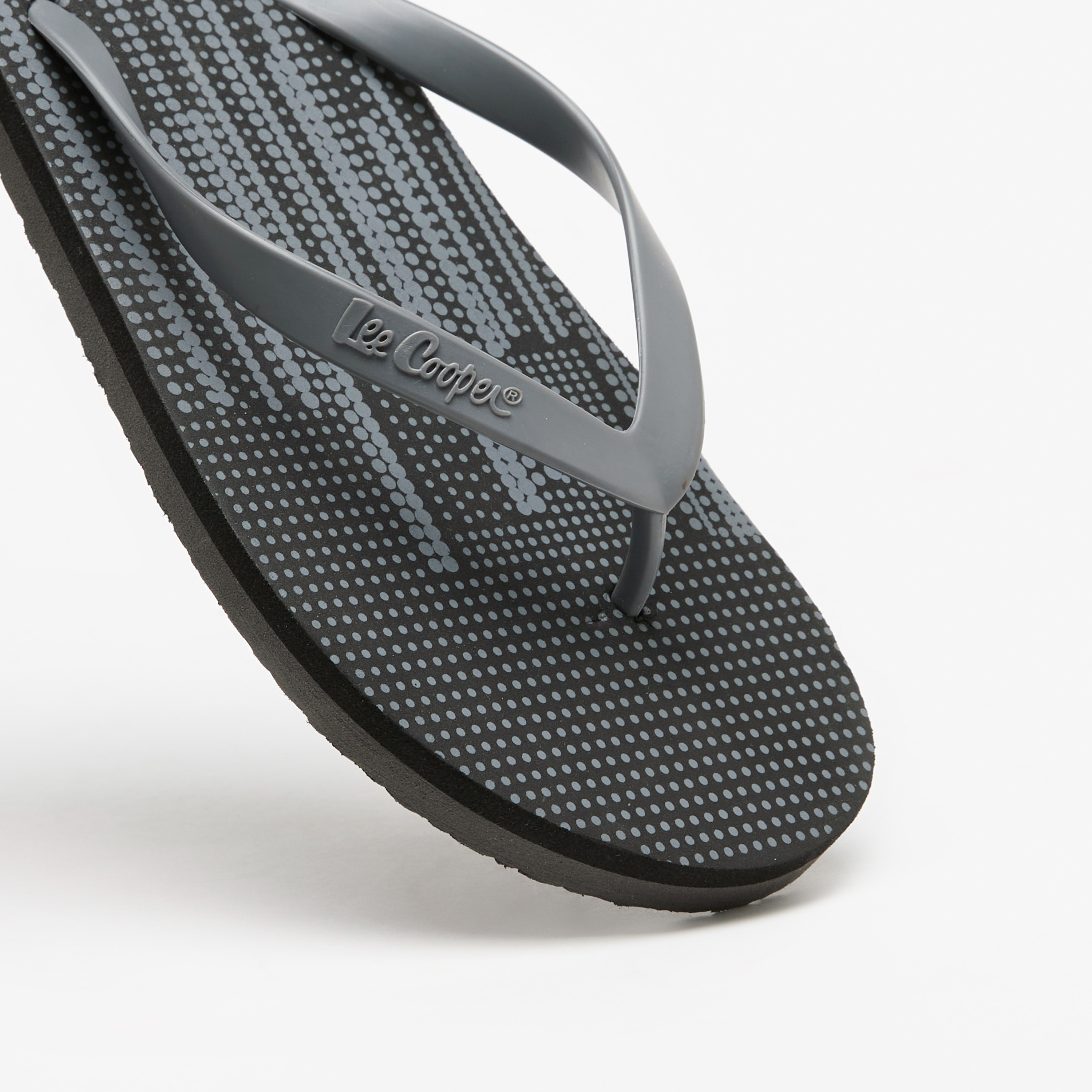 شبشب رجالي بإصبع وطبعات من لي كوبر-men-shoes-flipflopsandslides-image-4