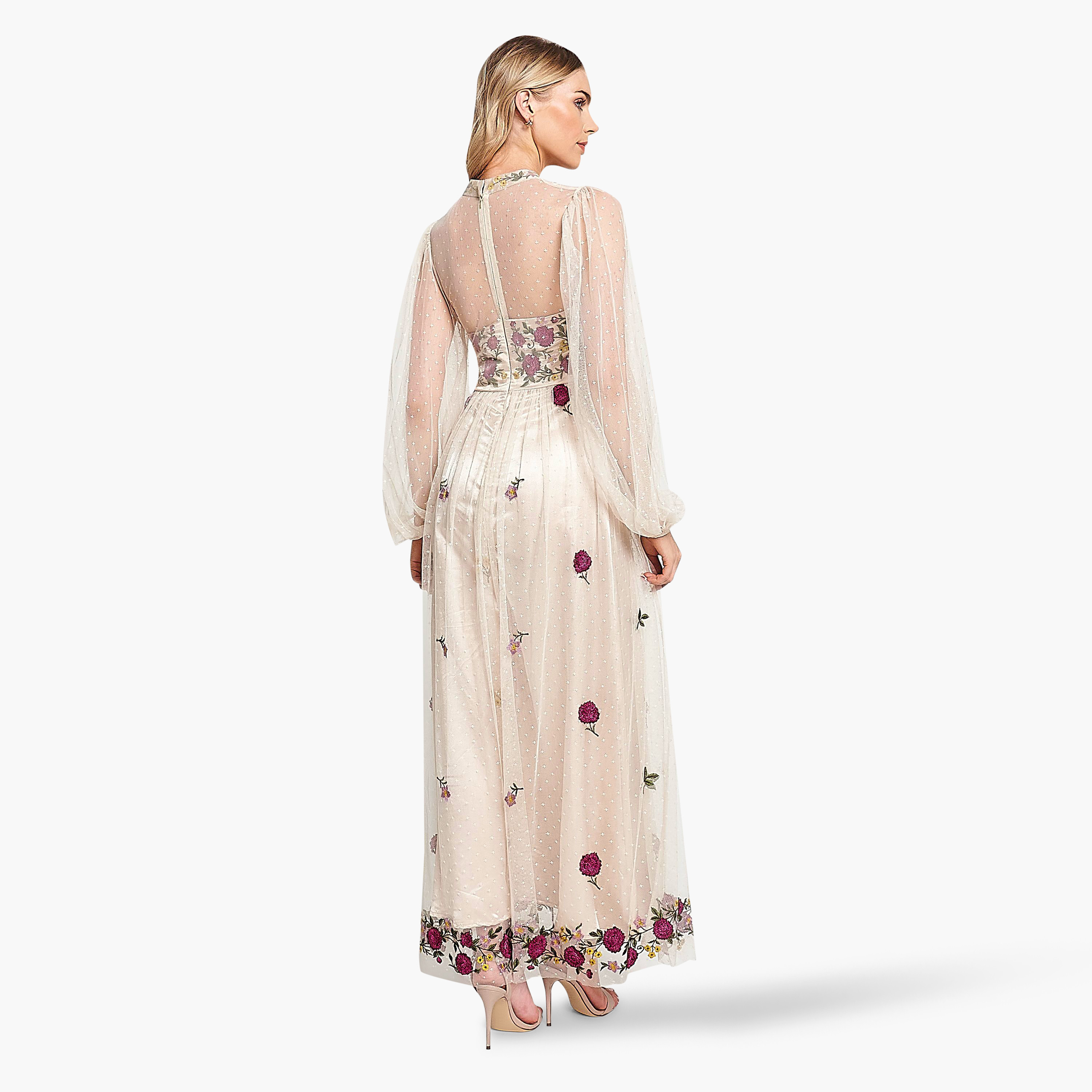فستان سهرة نسائي بأكمام منفوخة ورقبة عالية مطرز بالزهور باللون البيج من فروك اند فريل-women-clothing-dresses-image-2