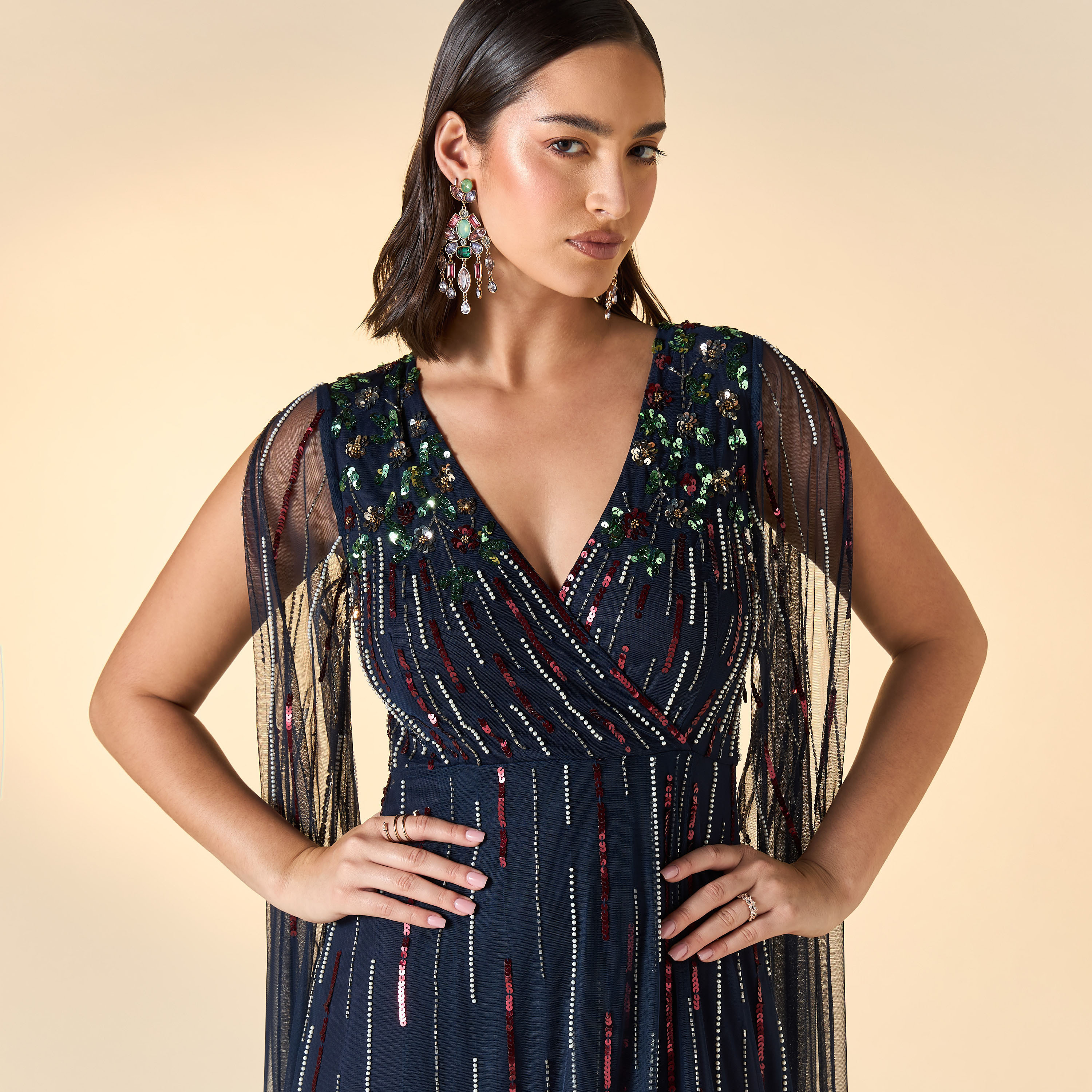 فستان ماكسي دون أكمام بياقة V وزينة كشكش-women-clothing-dresses-image-4