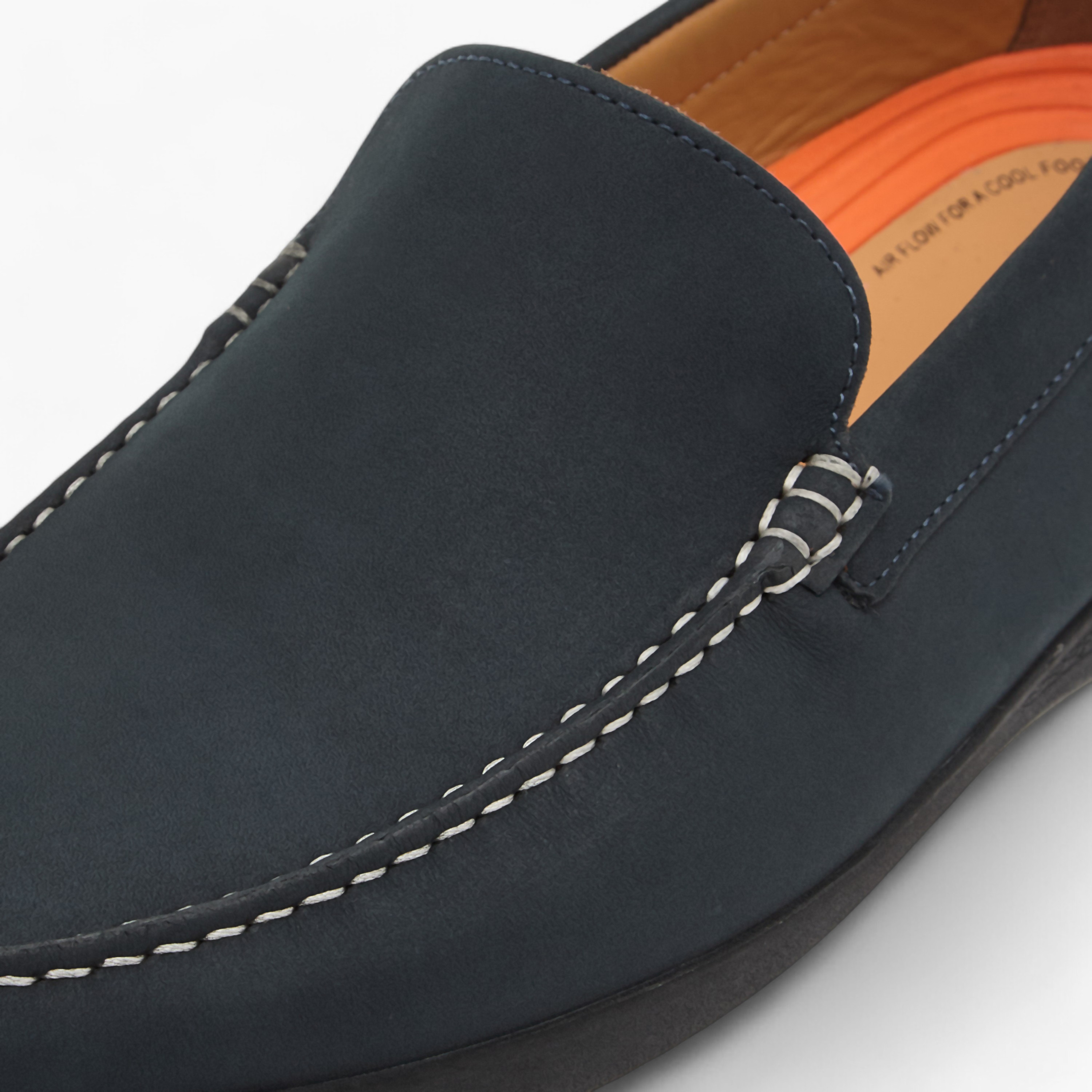 Le Confort Leather Solid Slip-On Comfort Moccasins-men-shoes-loafersandmoccasins-image-4