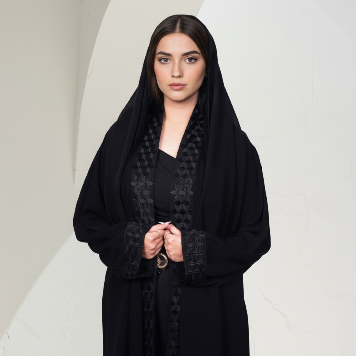 عباية مطرزة بشكل معقد مع حجاب من فاشون لاين-women-arabicclothing-abayas-image-2