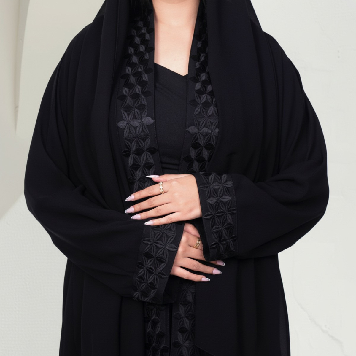 عباية مطرزة بشكل معقد مع حجاب من فاشون لاين-women-arabicclothing-abayas-image-3