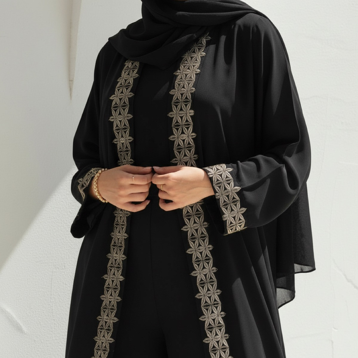 عباية مطرزة بشكل معقد مع حجاب من فاشون لاين-women-arabicclothing-abayas-image-3