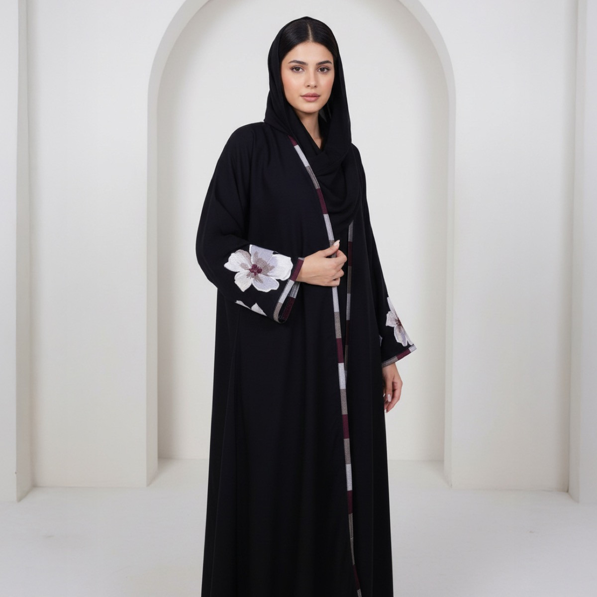 عباية سوداء مطرزة بنقشة الزهور مع حجاب من فاشون لاين-women-arabicclothing-abayas-image-2