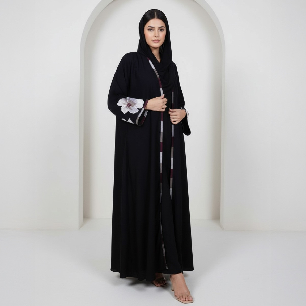 عباية سوداء مطرزة بنقشة الزهور مع حجاب من فاشون لاين-women-arabicclothing-abayas-image-5