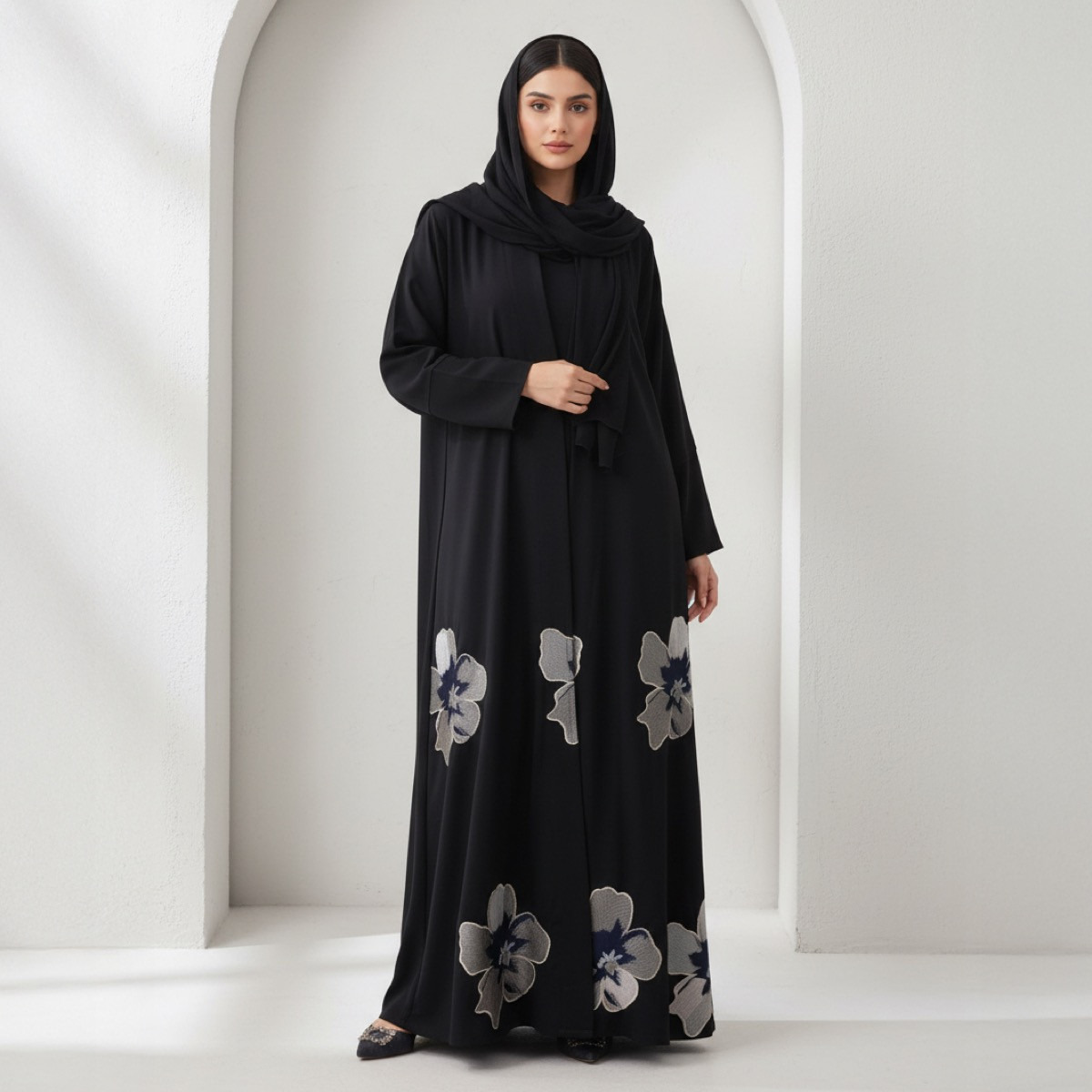 عباية مطرزة بالورود الذهبية بلوسوم إيليجانس مع حجاب من فاشون لاين-women-arabicclothing-abayas-image-1