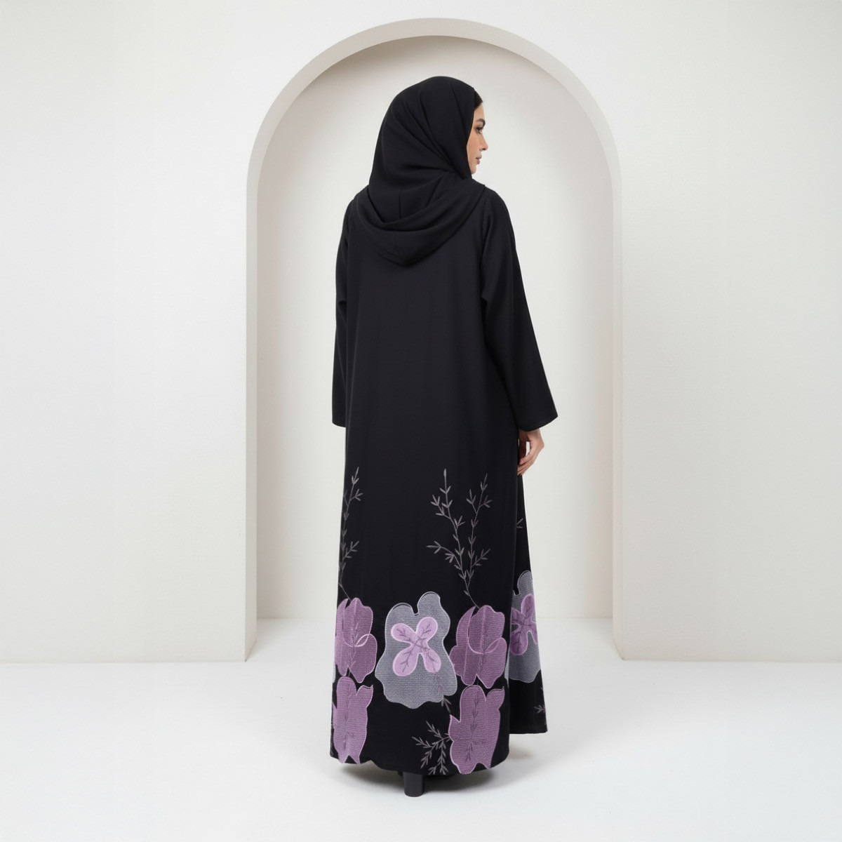 عباية سوداء مطرزة بالورود مع حجاب من فاشون لاين-women-arabicclothing-abayas-image-4