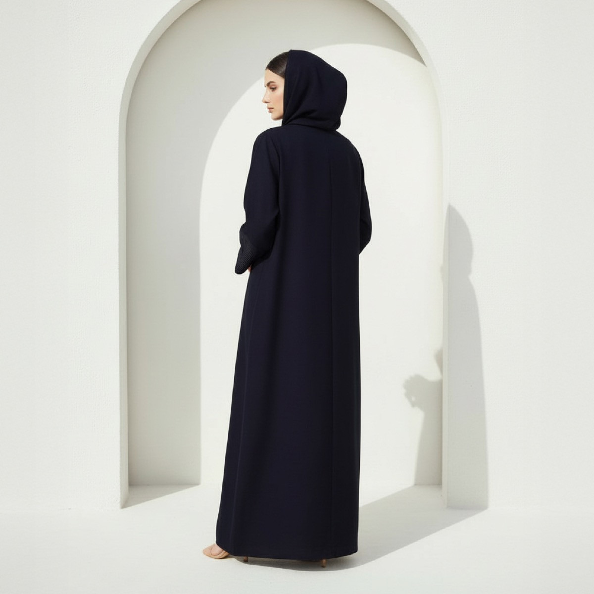 عباية مطرزة بأكمام أرابيان ألور مع حجاب من فاشون لاين-women-arabicclothing-abayas-image-4