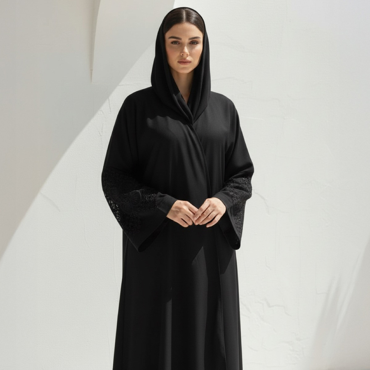 عباية مطرزة بأكمام أرابيان إيليجانس مع حجاب من فاشون لاين-women-arabicclothing-abayas-image-2