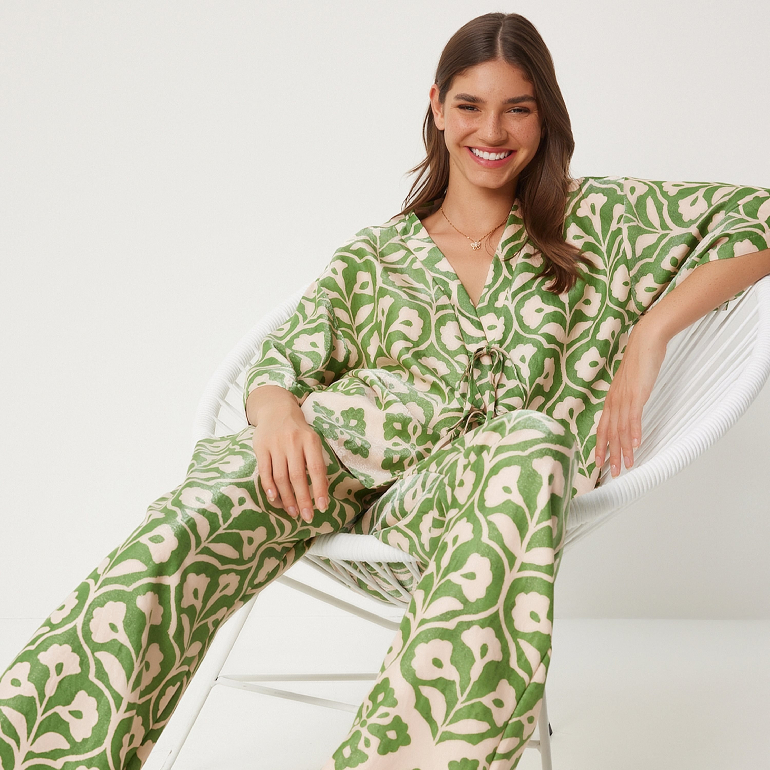 Happiness Istanbul 2-Piece Floral V-neck Wide Sleeves Top and Palazzo Women's Co-Ord Set-women-clothing-coordsets-image-2