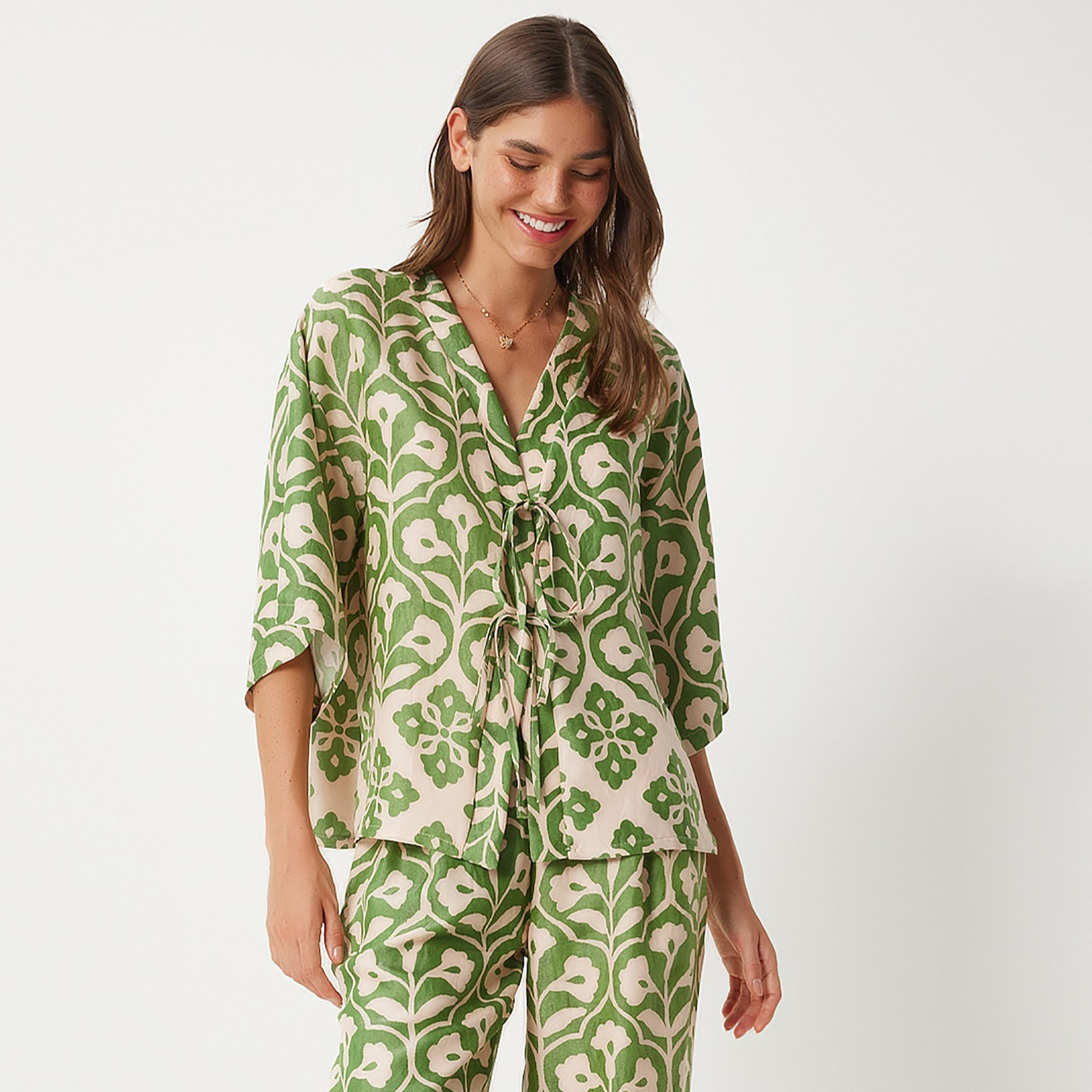 Happiness Istanbul 2-Piece Floral V-neck Wide Sleeves Top and Palazzo Women's Co-Ord Set-women-clothing-coordsets-image-3